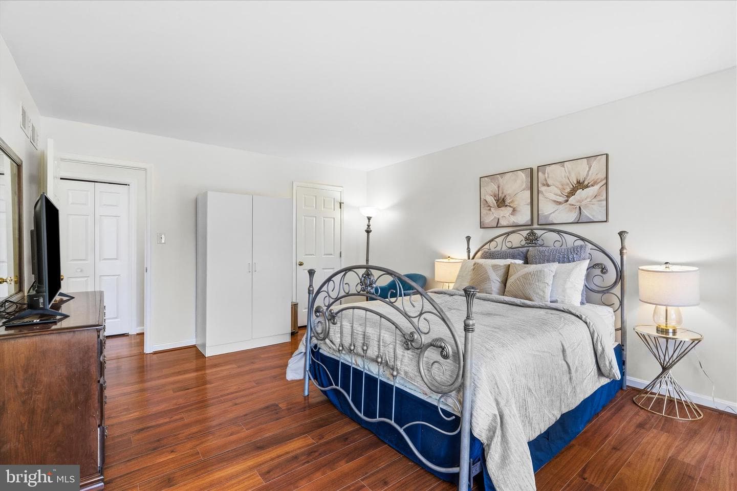 51 Pembroke Lane photo 24