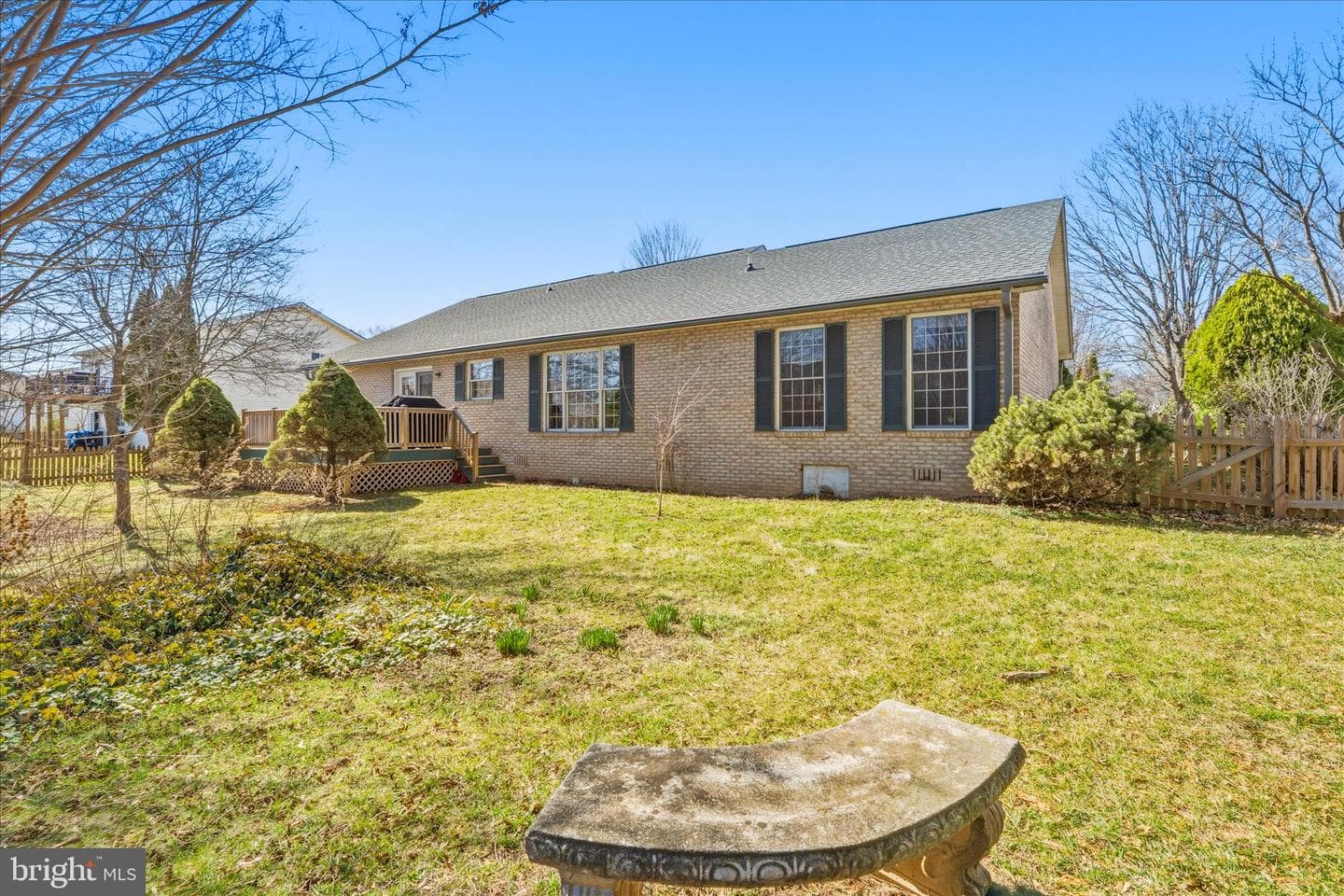 51 Pembroke Lane photo 34