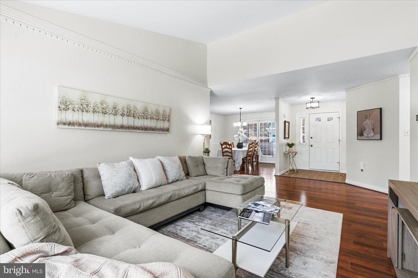 51 Pembroke Lane photo 9