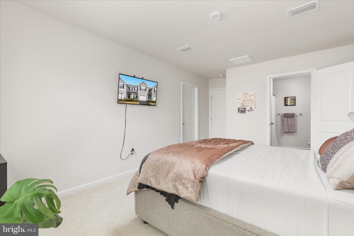 130 Calais Place photo 30