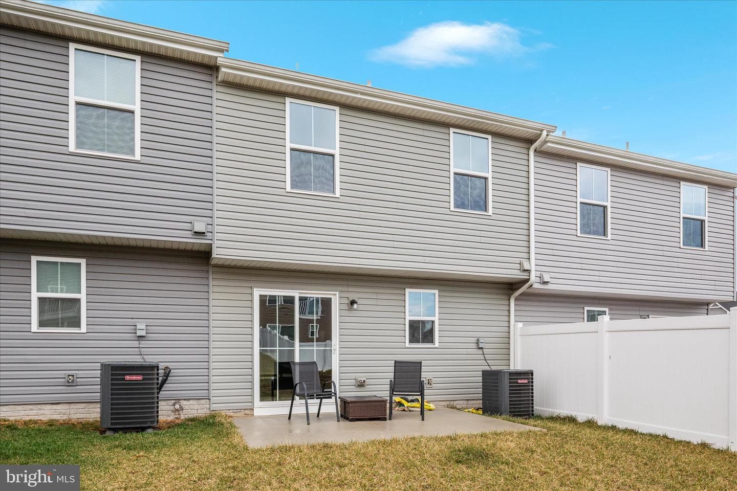 130 Calais Place photo 51