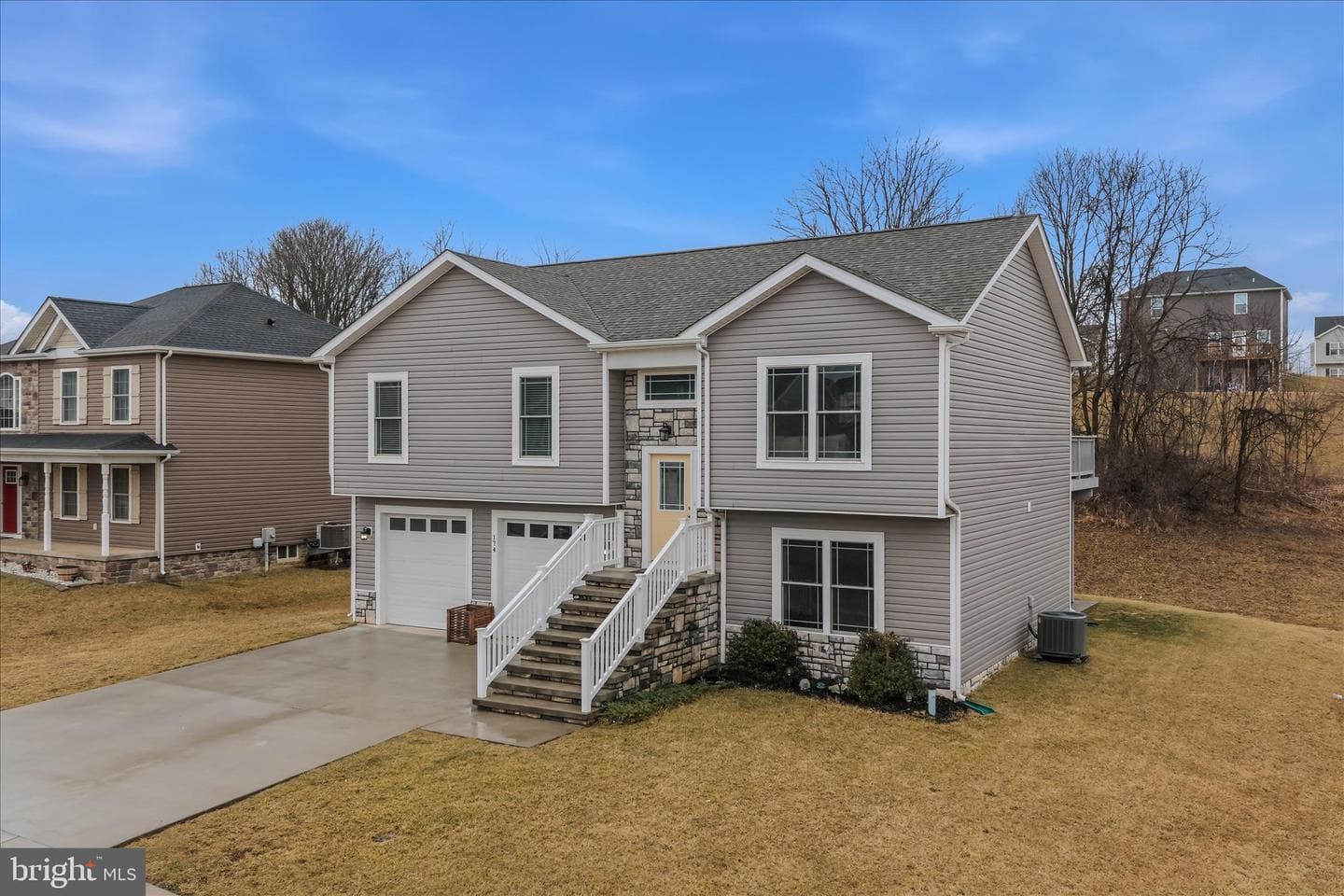 174 Brant Lane photo 3