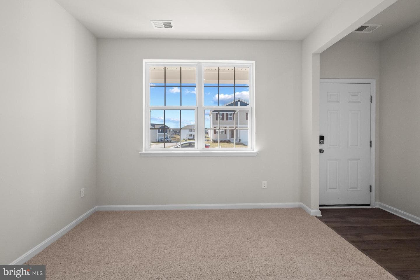 285 Anconas Boulevard photo 3