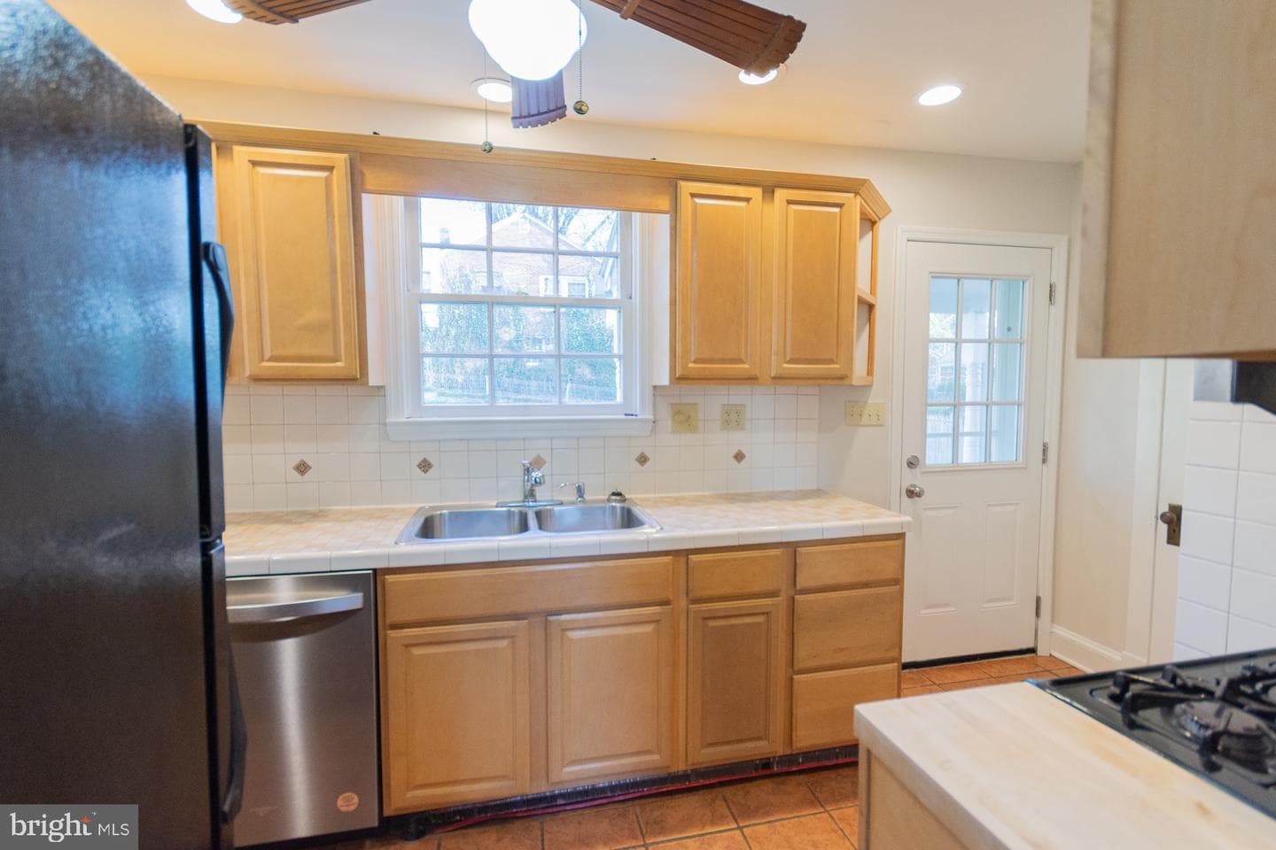 1104 W Race Street photo 31