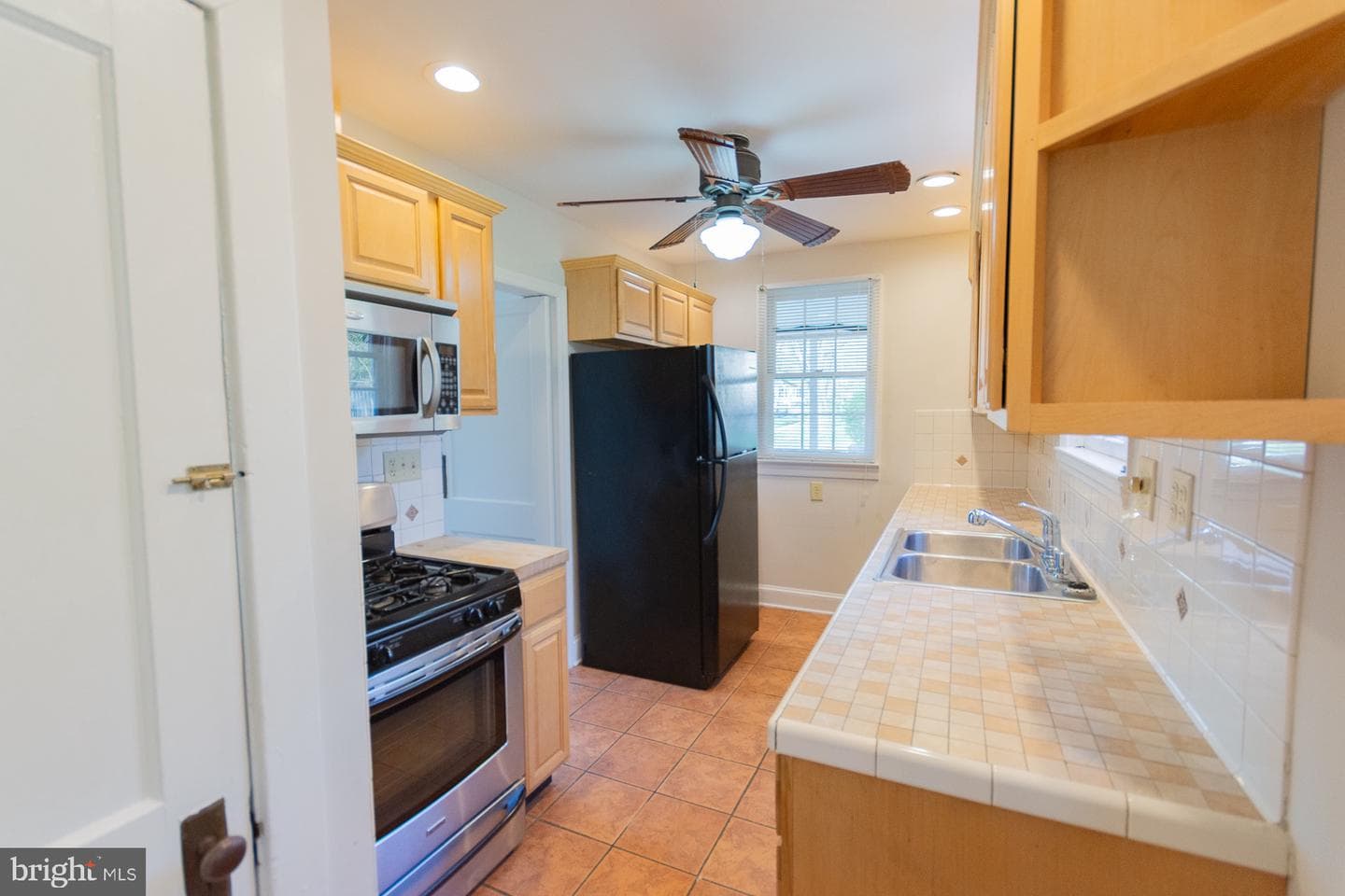 1104 W Race Street photo 32