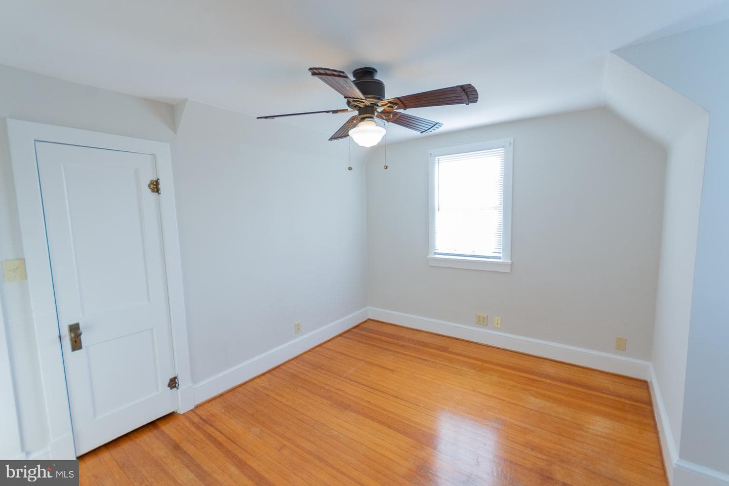 1104 W Race Street photo 45