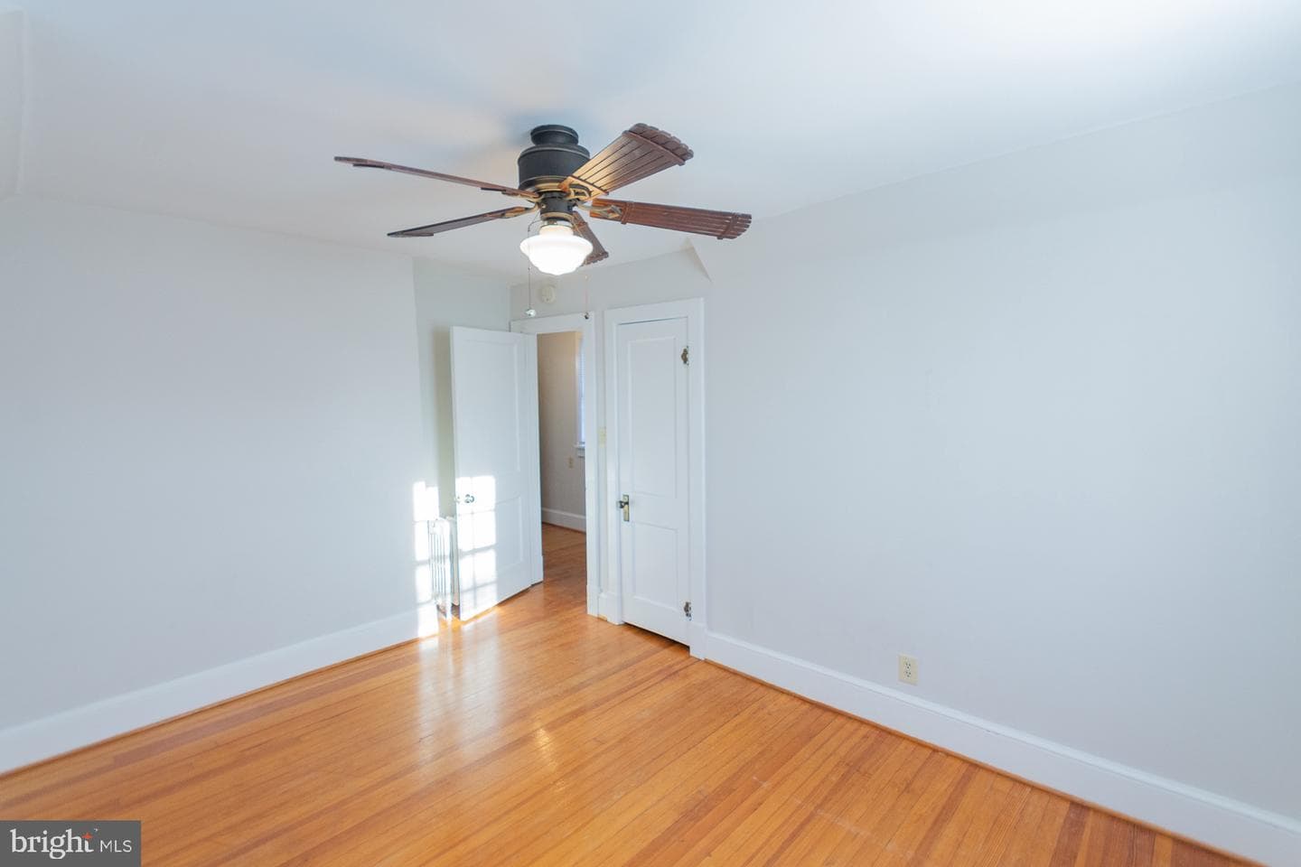 1104 W Race Street photo 46