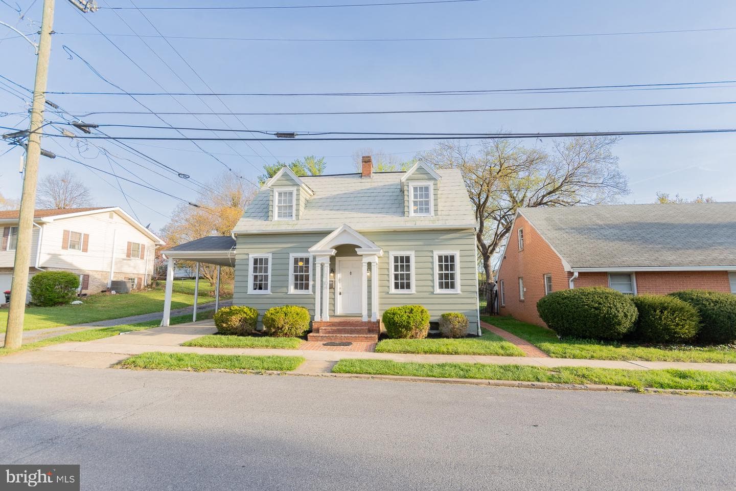 1104 W Race Street photo 8