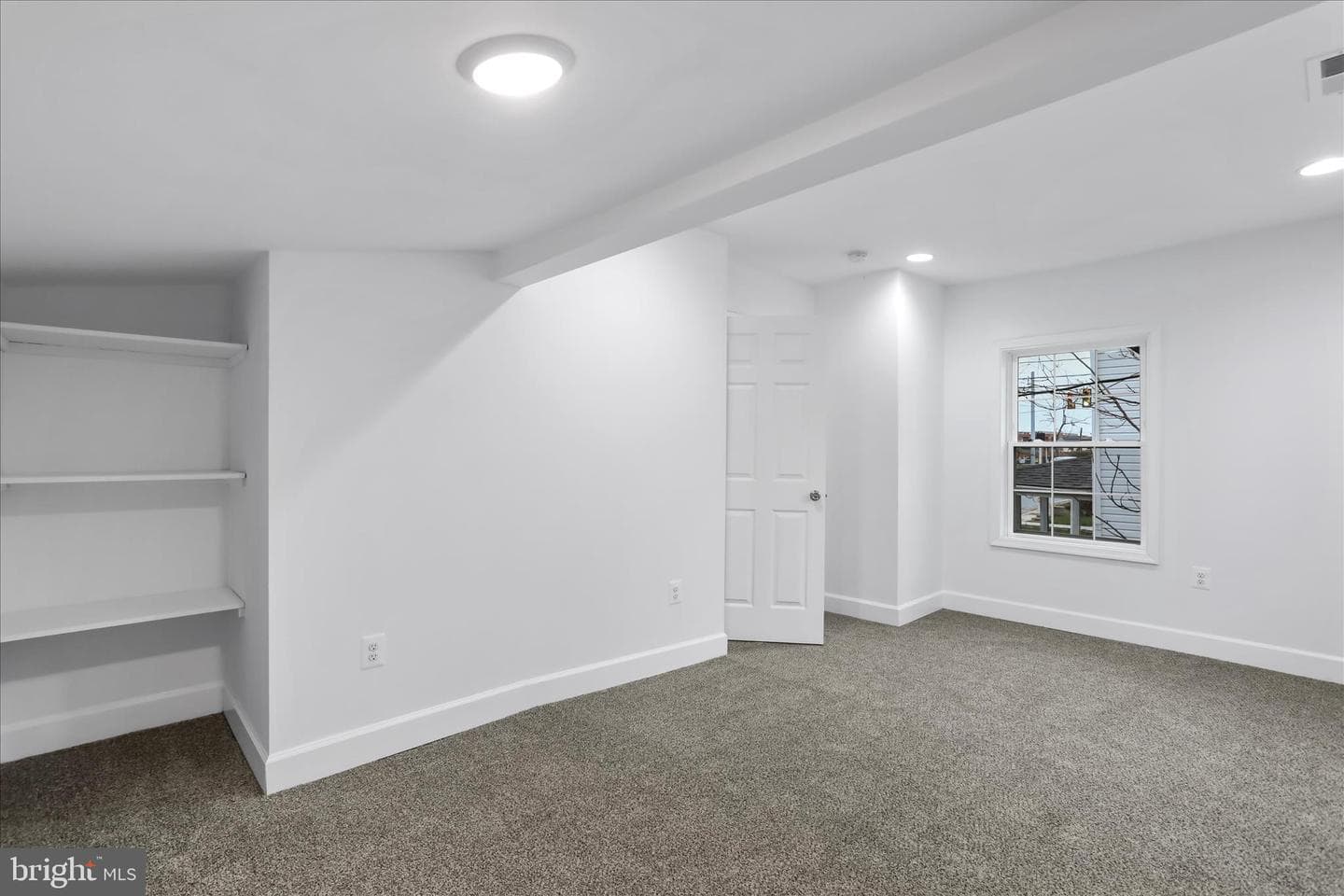 674 Winchester Avenue photo 11