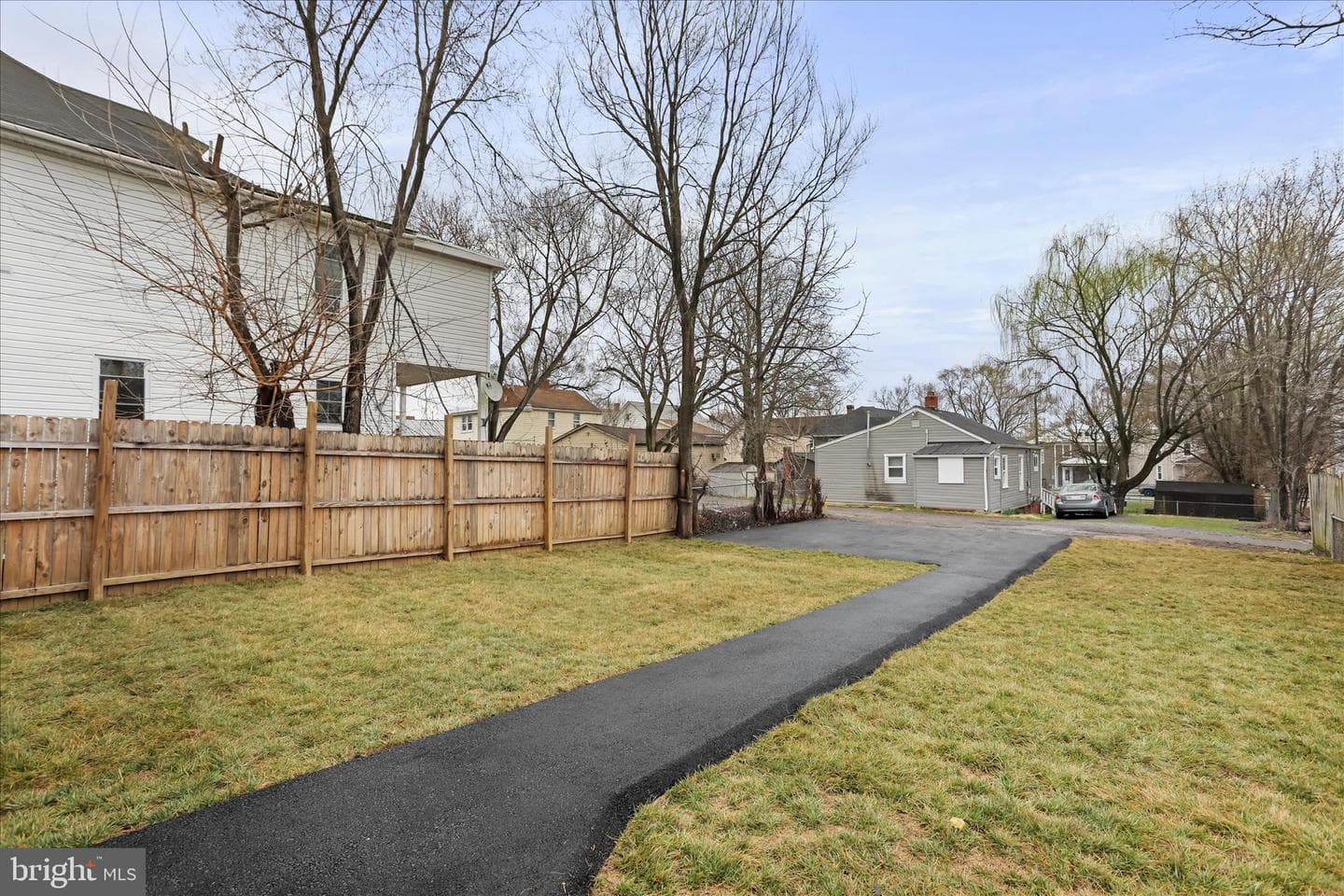 674 Winchester Avenue photo 27