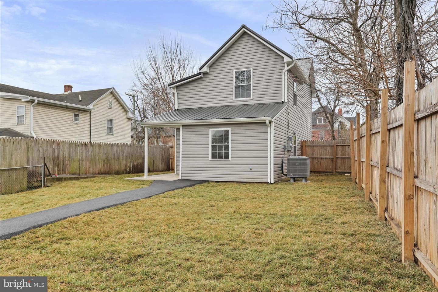 674 Winchester Avenue photo 31