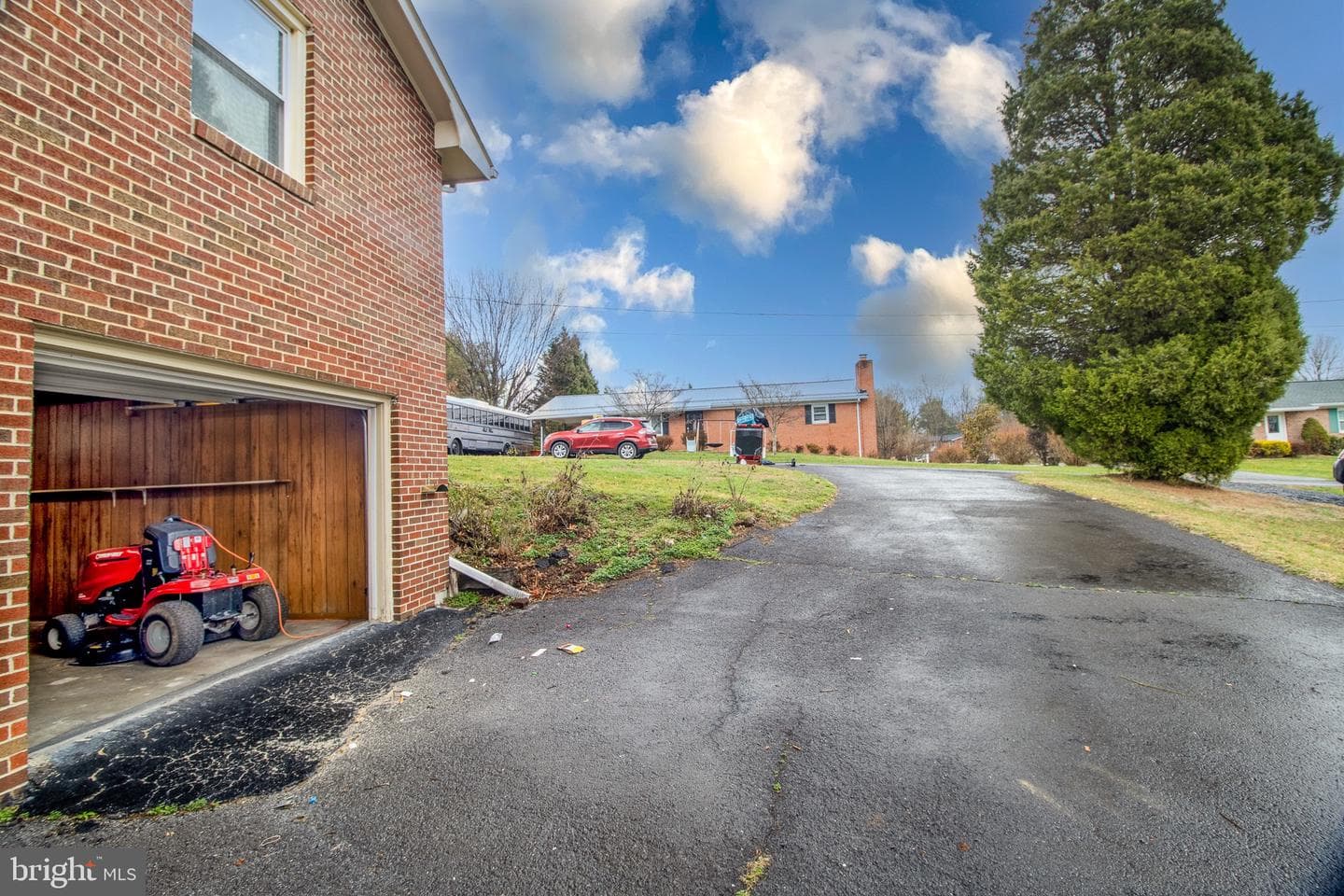 225 Botany Drive photo 36