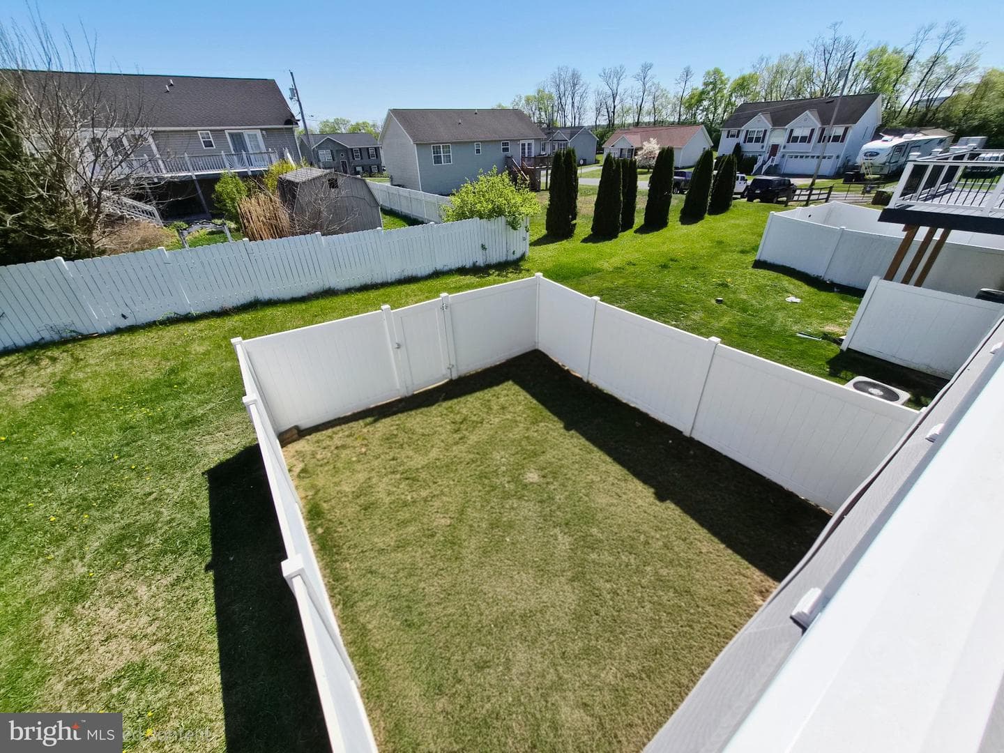 153 Kensington Terrace photo 26