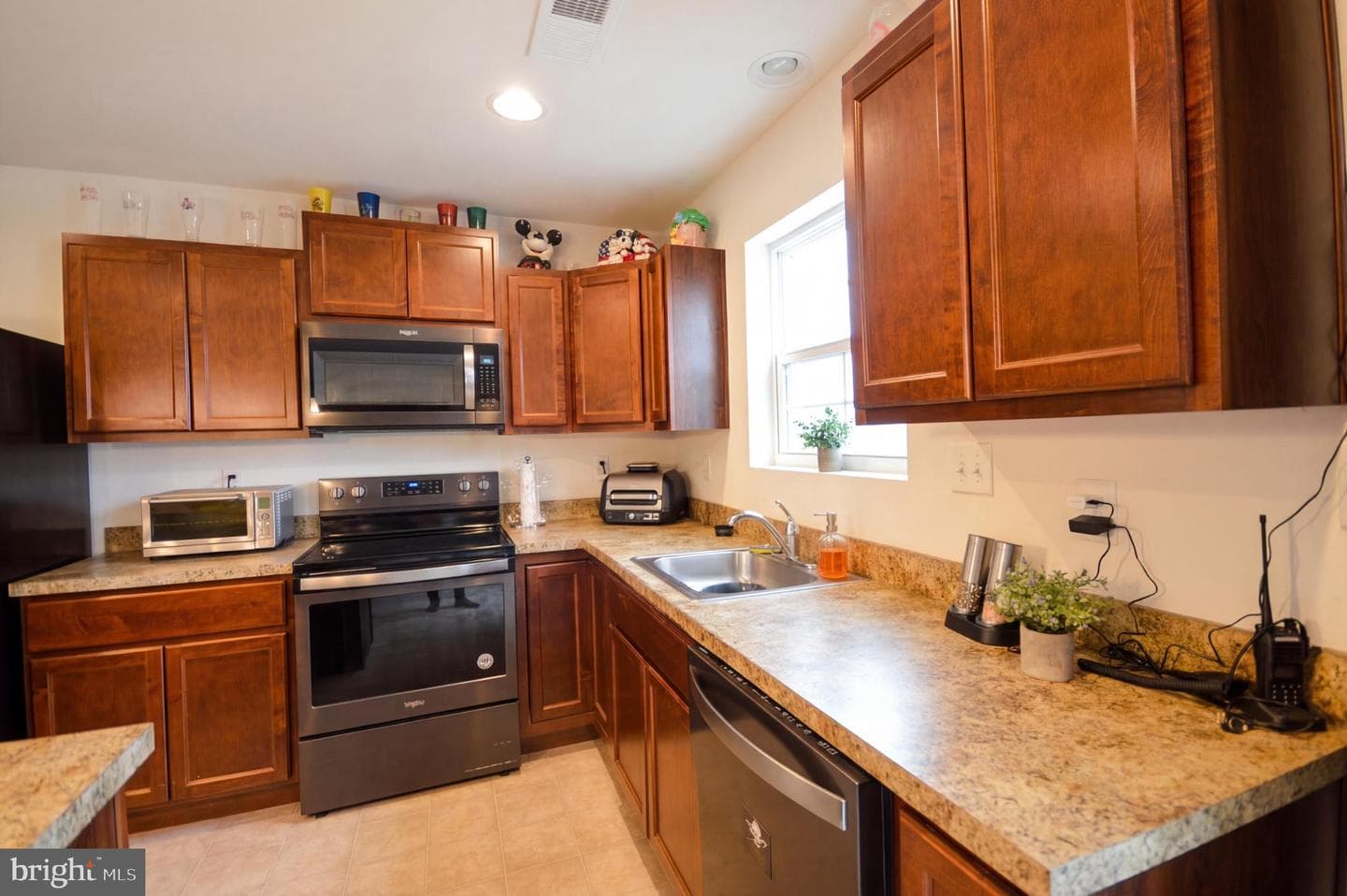 35 Faye Drive photo 3