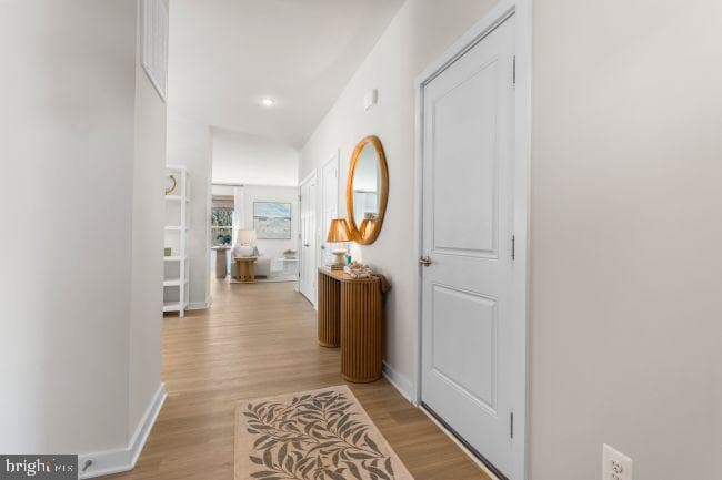 4 Rowdy Ln, Inwood