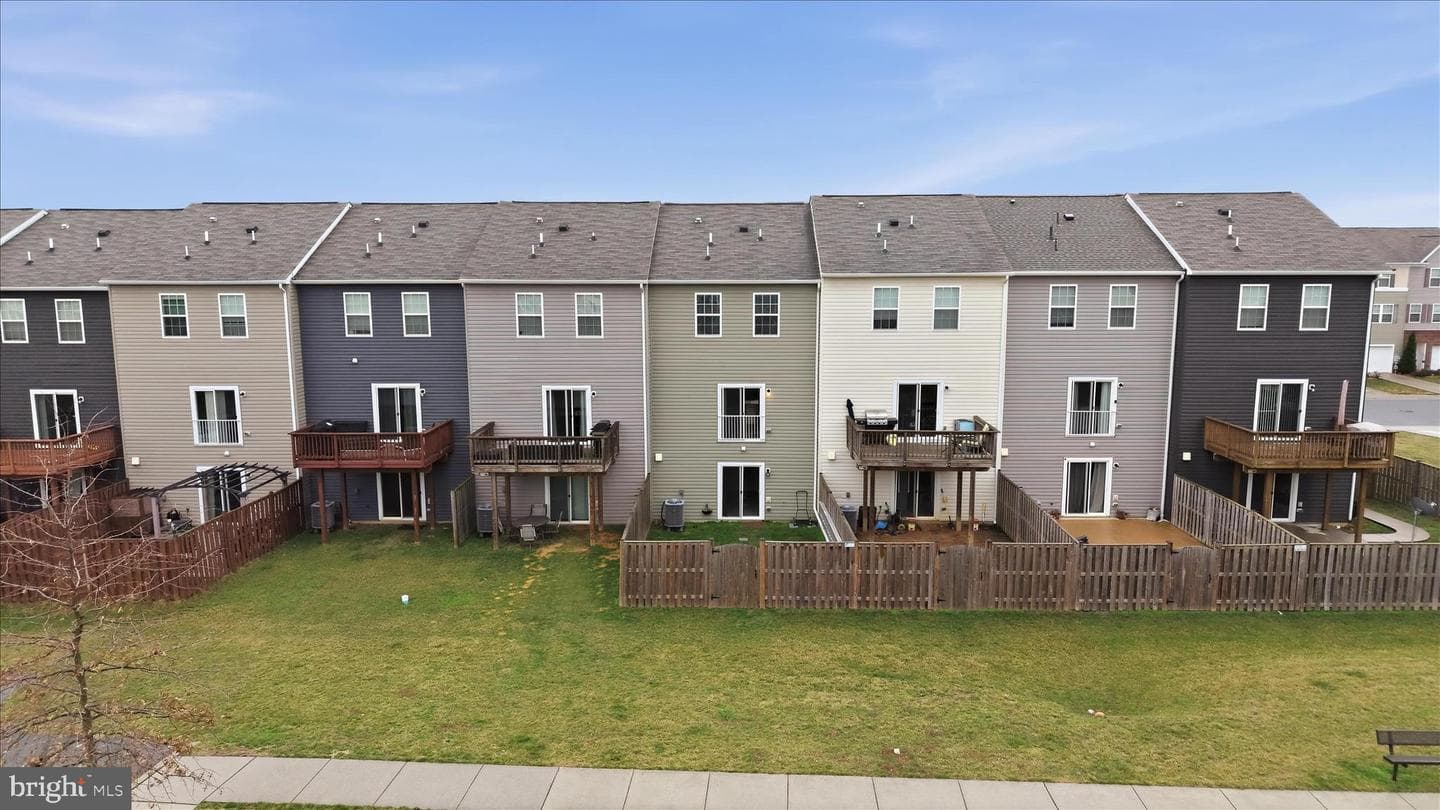 227 Magellan Drive photo 37