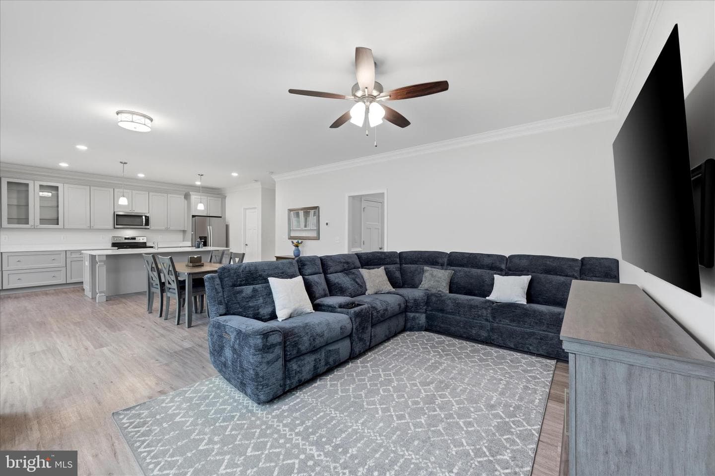 259 Twickenham Drive photo 17