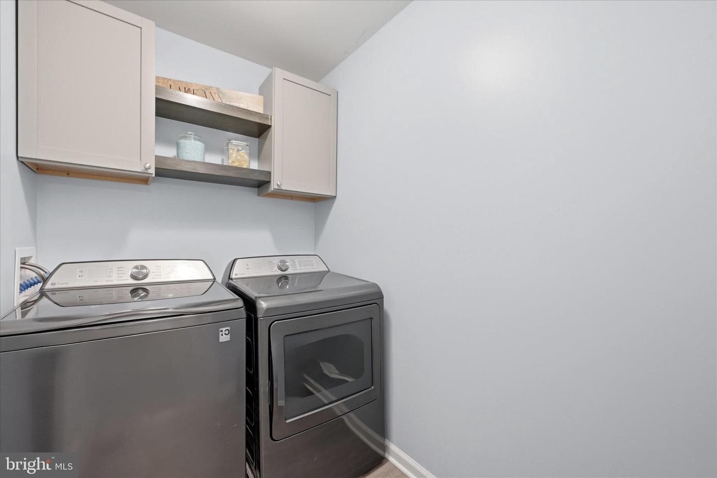 259 Twickenham Drive photo 33