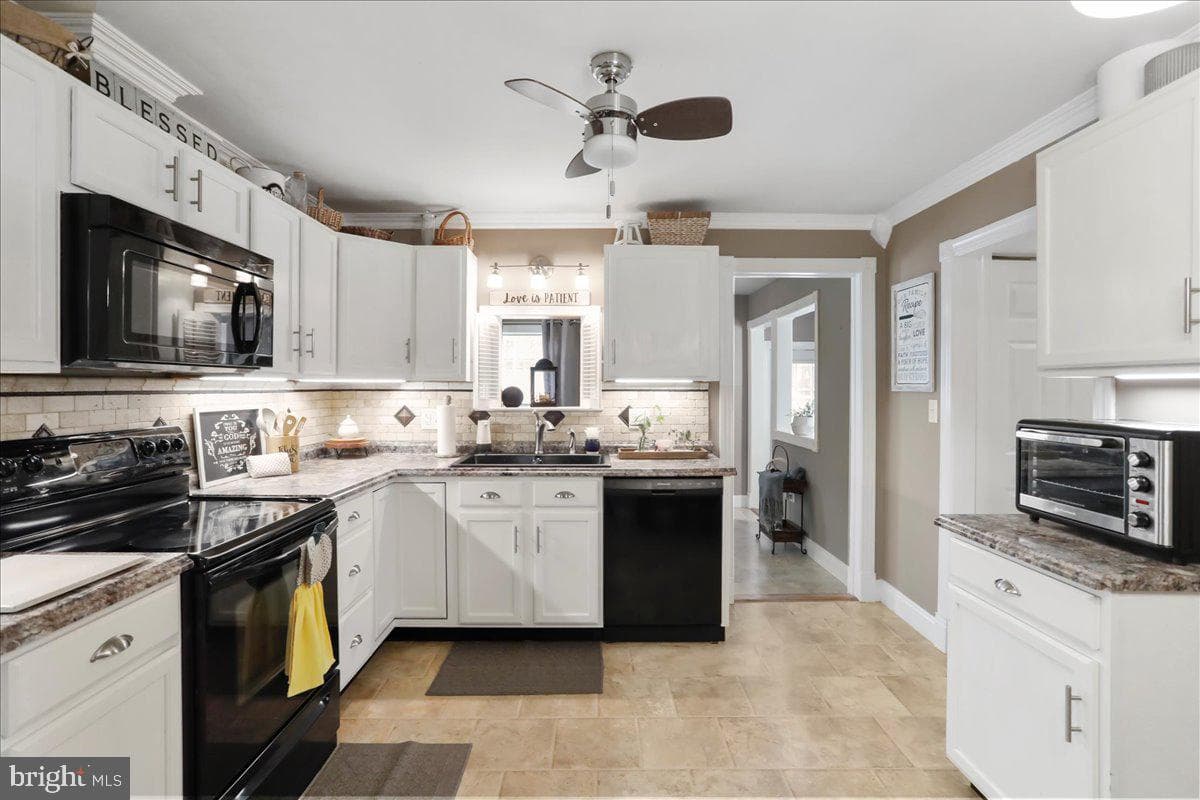 1102 Carrie Way photo 19