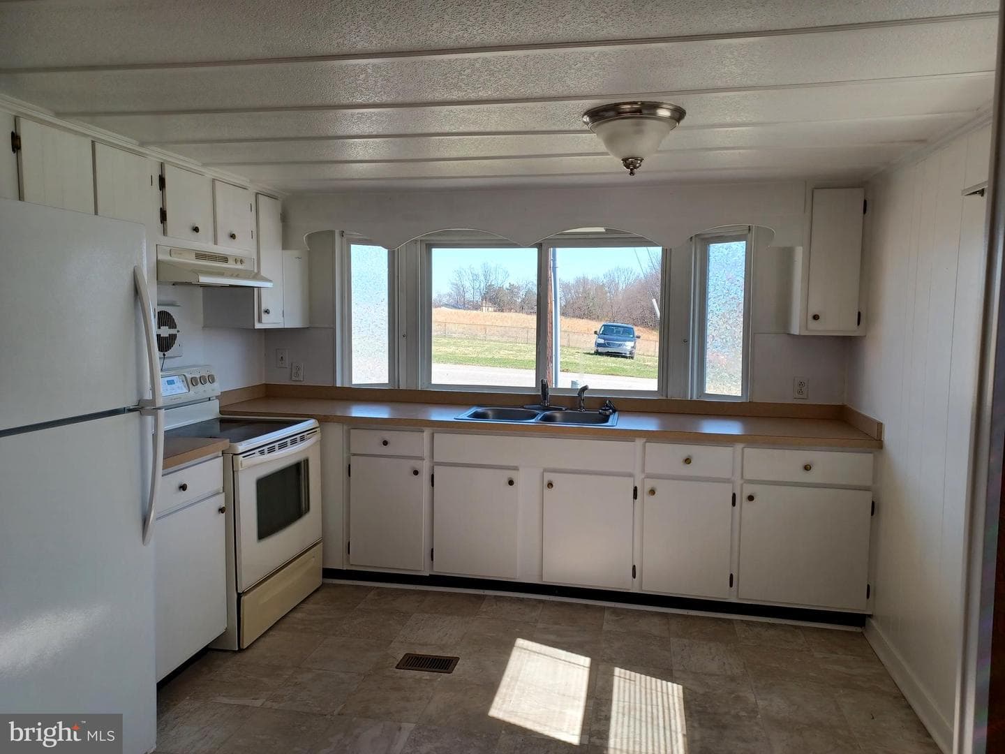 130 Treatwater Drive photo 5