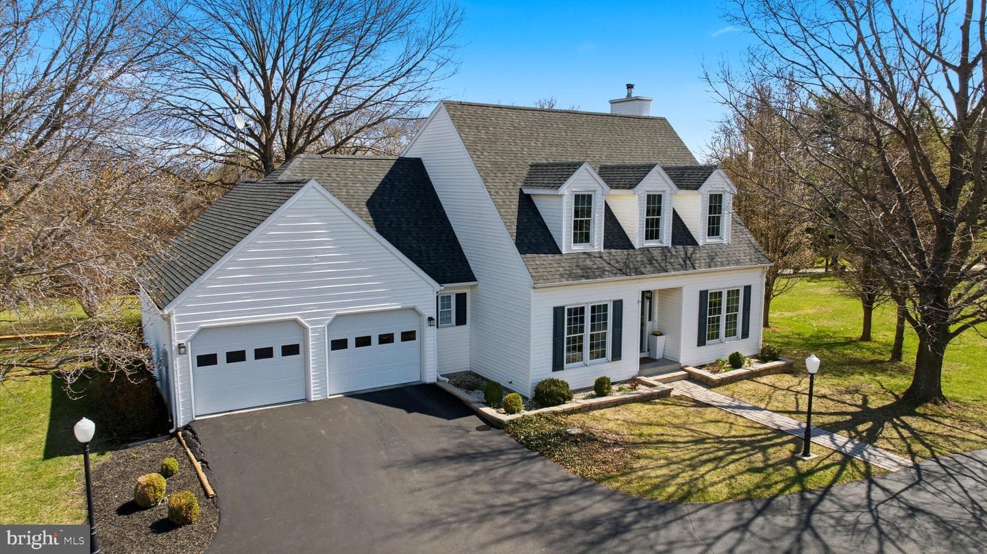 34 Renaissance Drive photo 4