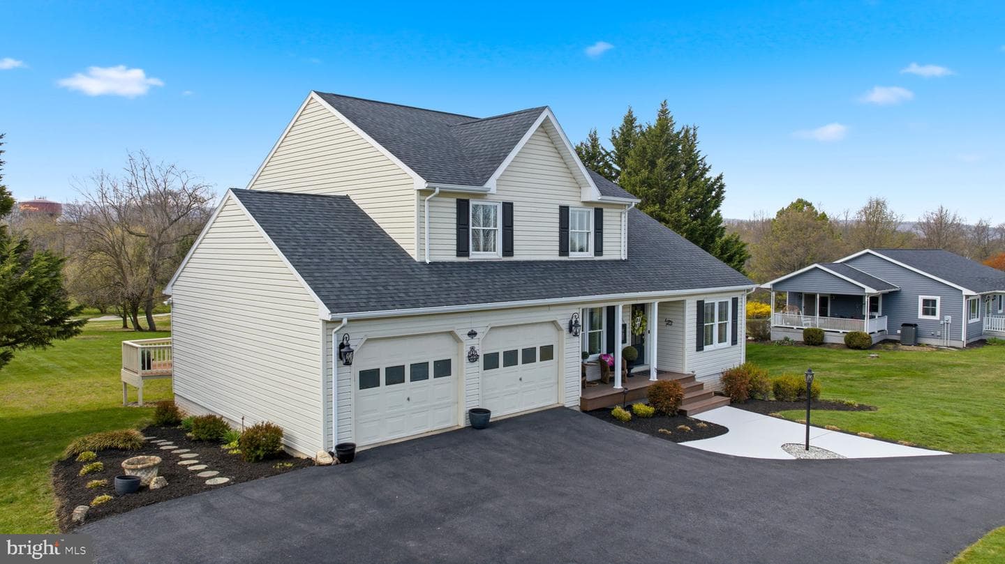 17 Renaissance Drive photo 3