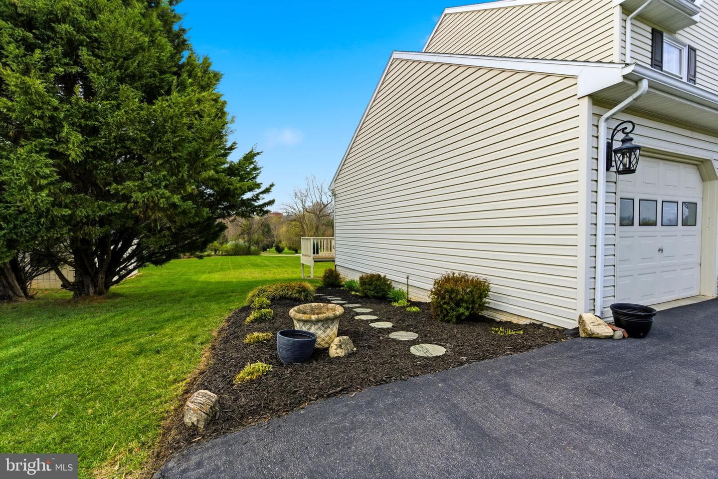 17 Renaissance Drive photo 64