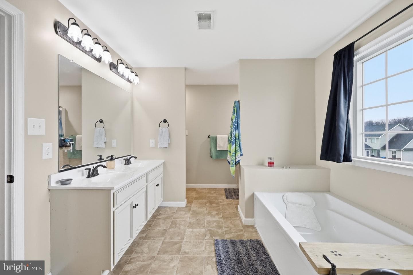 15 Branson Court photo 37
