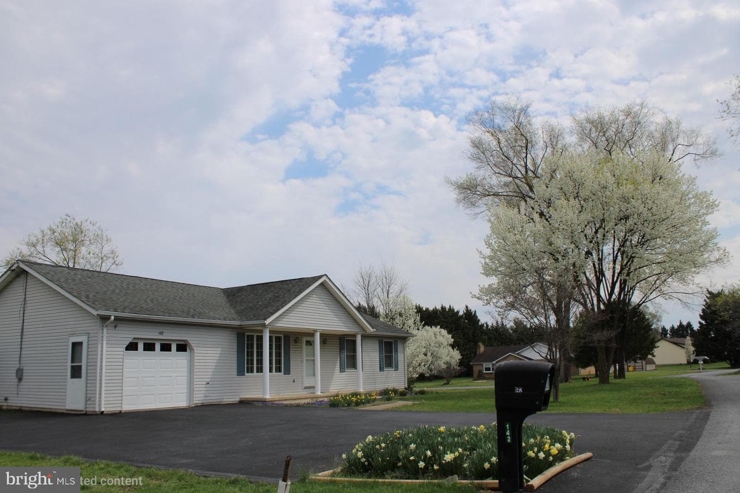 142 Braddock Boulevard photo 2