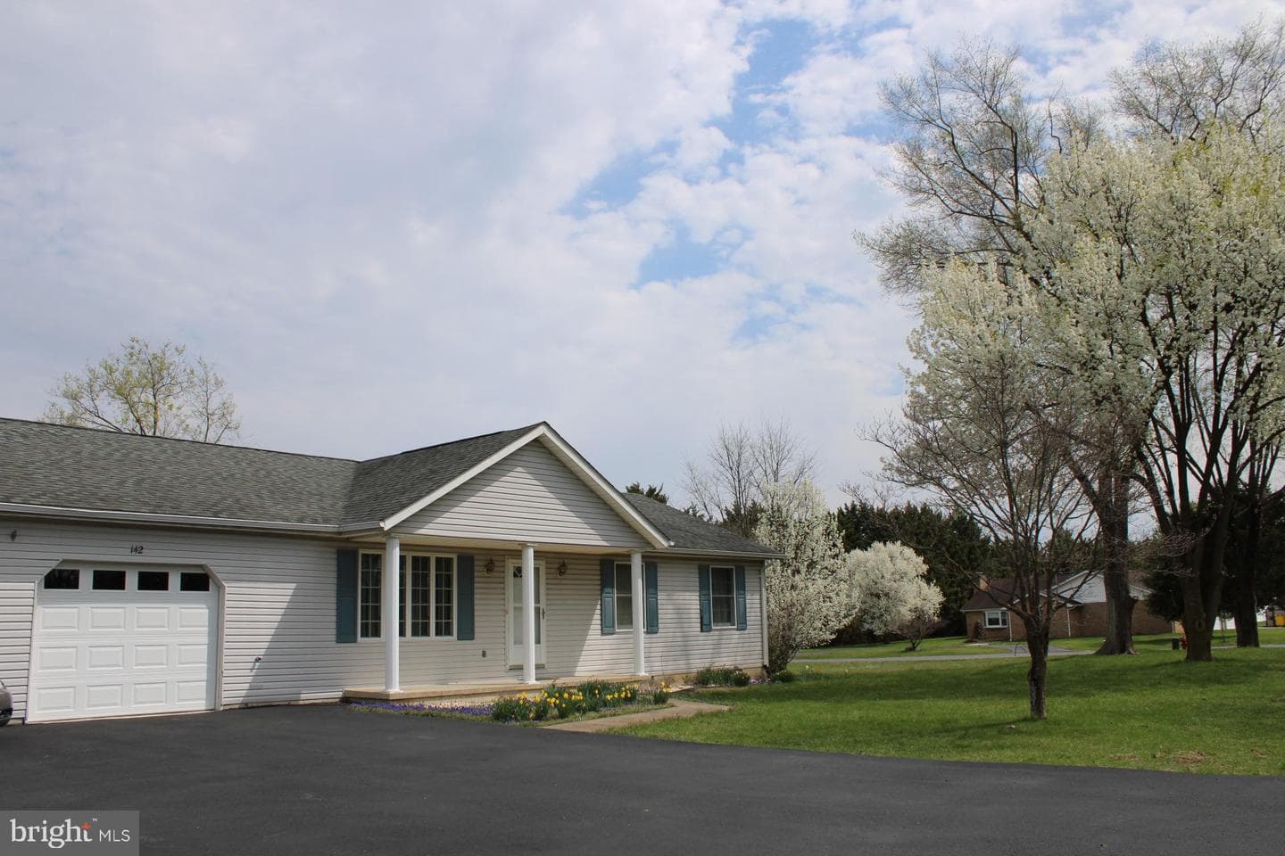 142 Braddock Boulevard photo 3