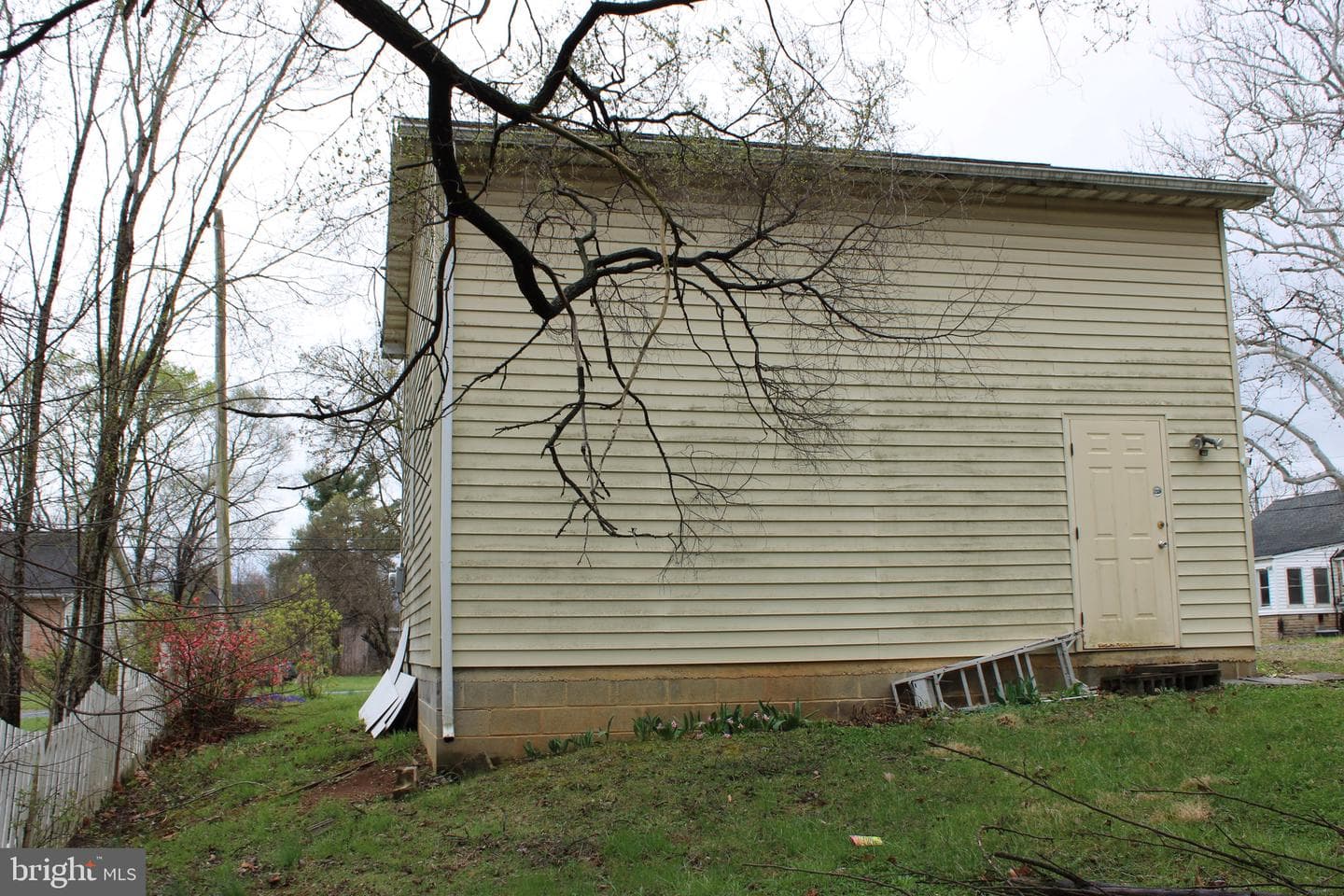 10123 Winchester Avenue photo 9