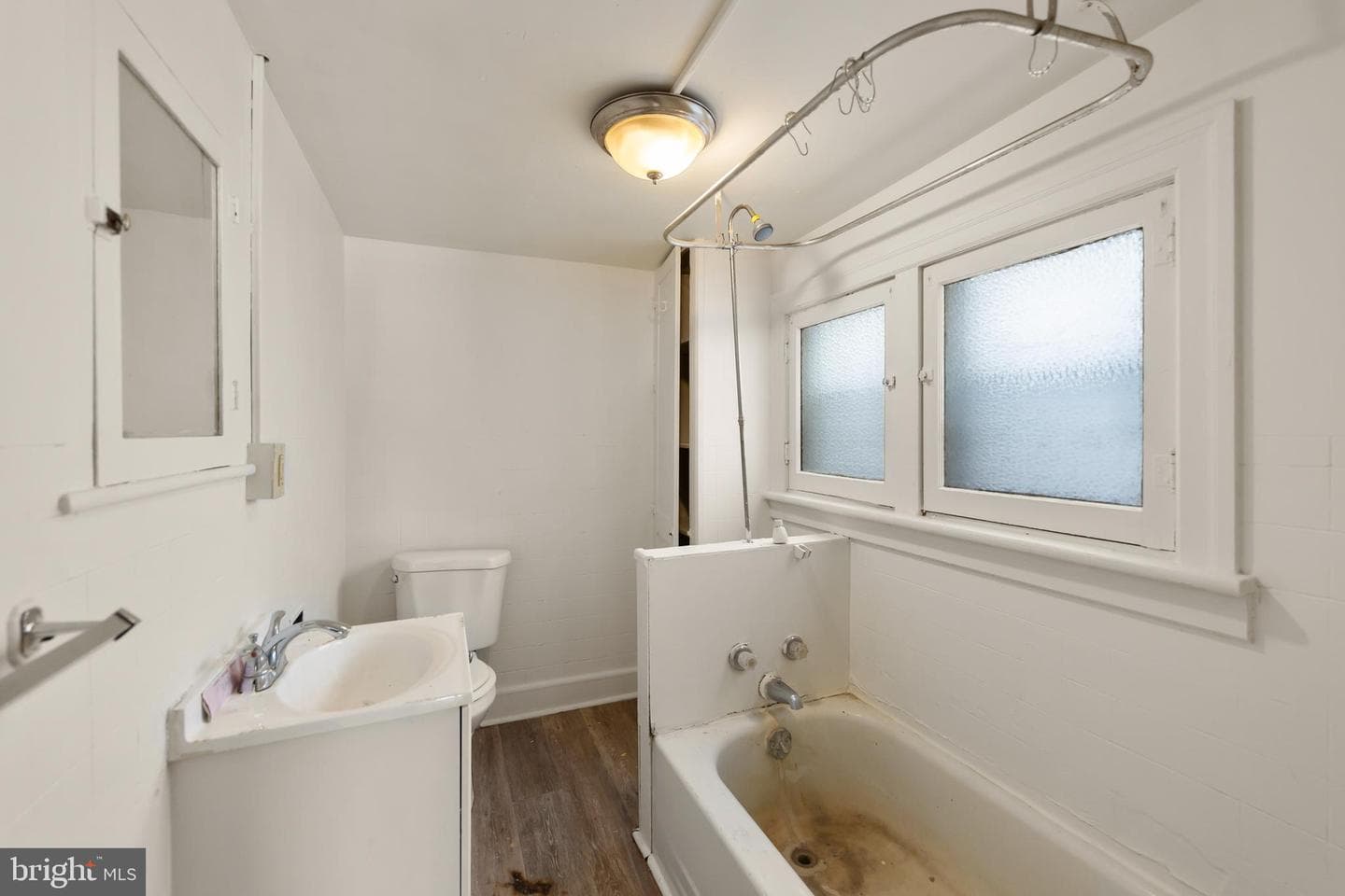 706 W King Street photo 14