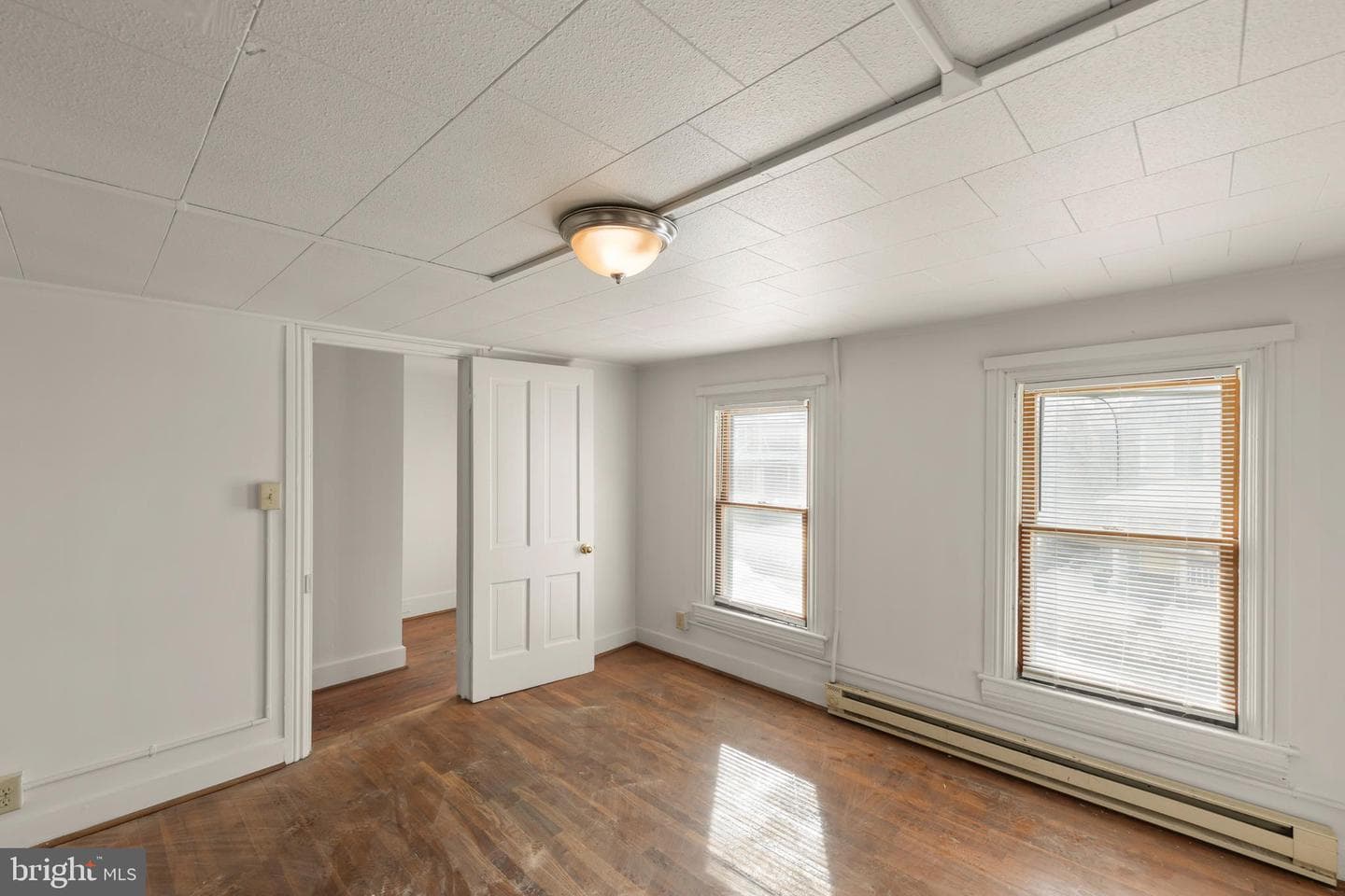 706 W King Street photo 15