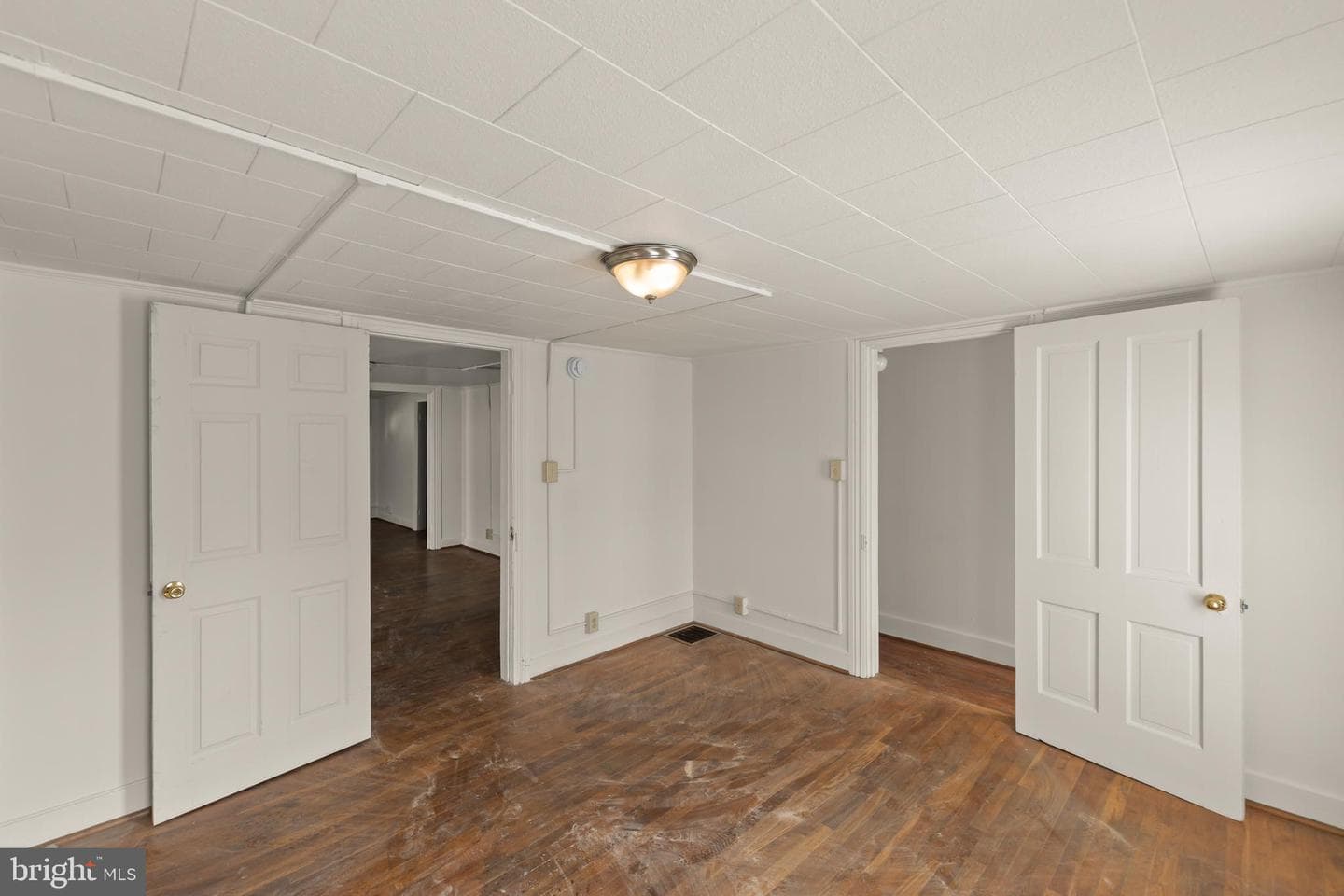 706 W King Street photo 16