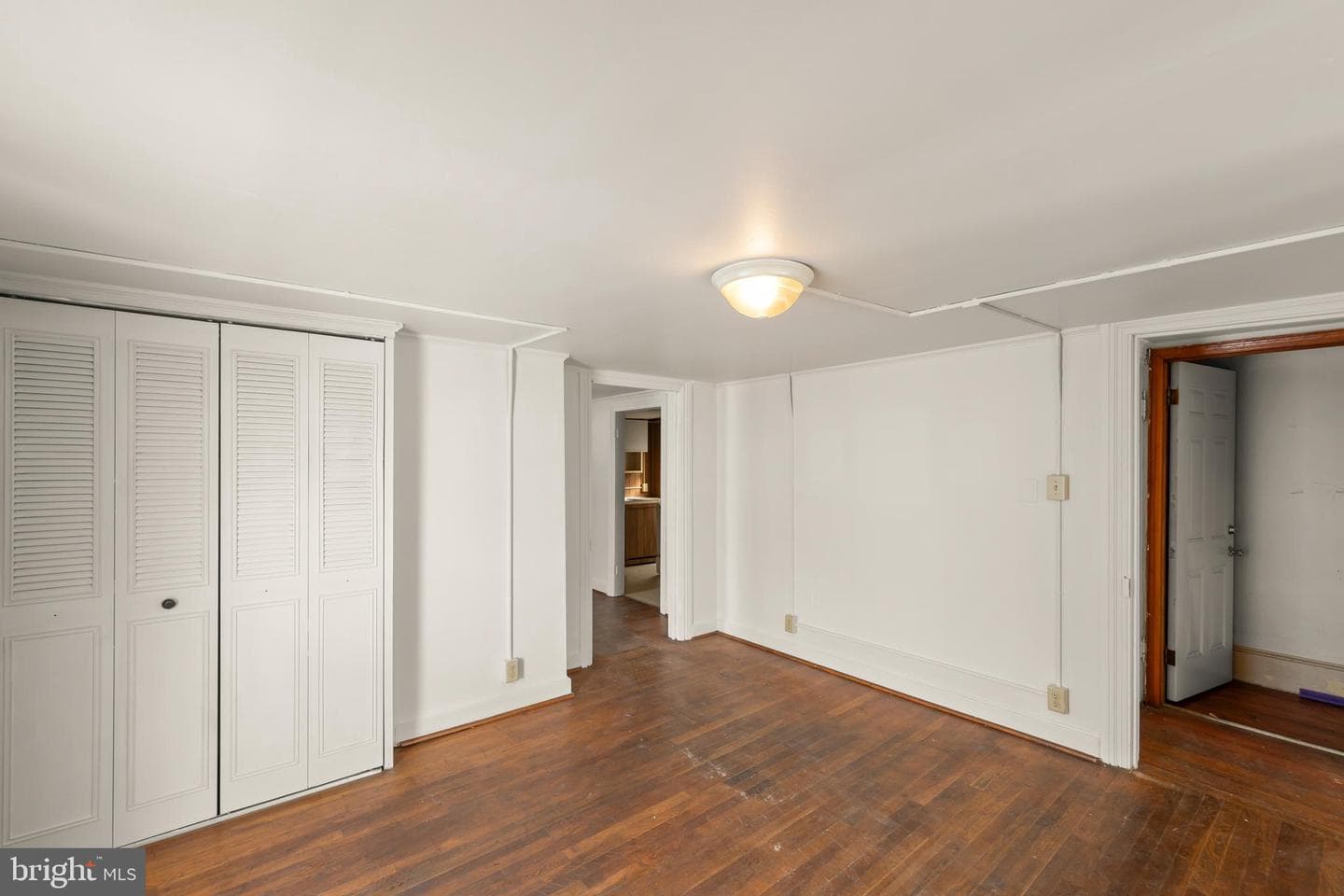 706 W King Street photo 20