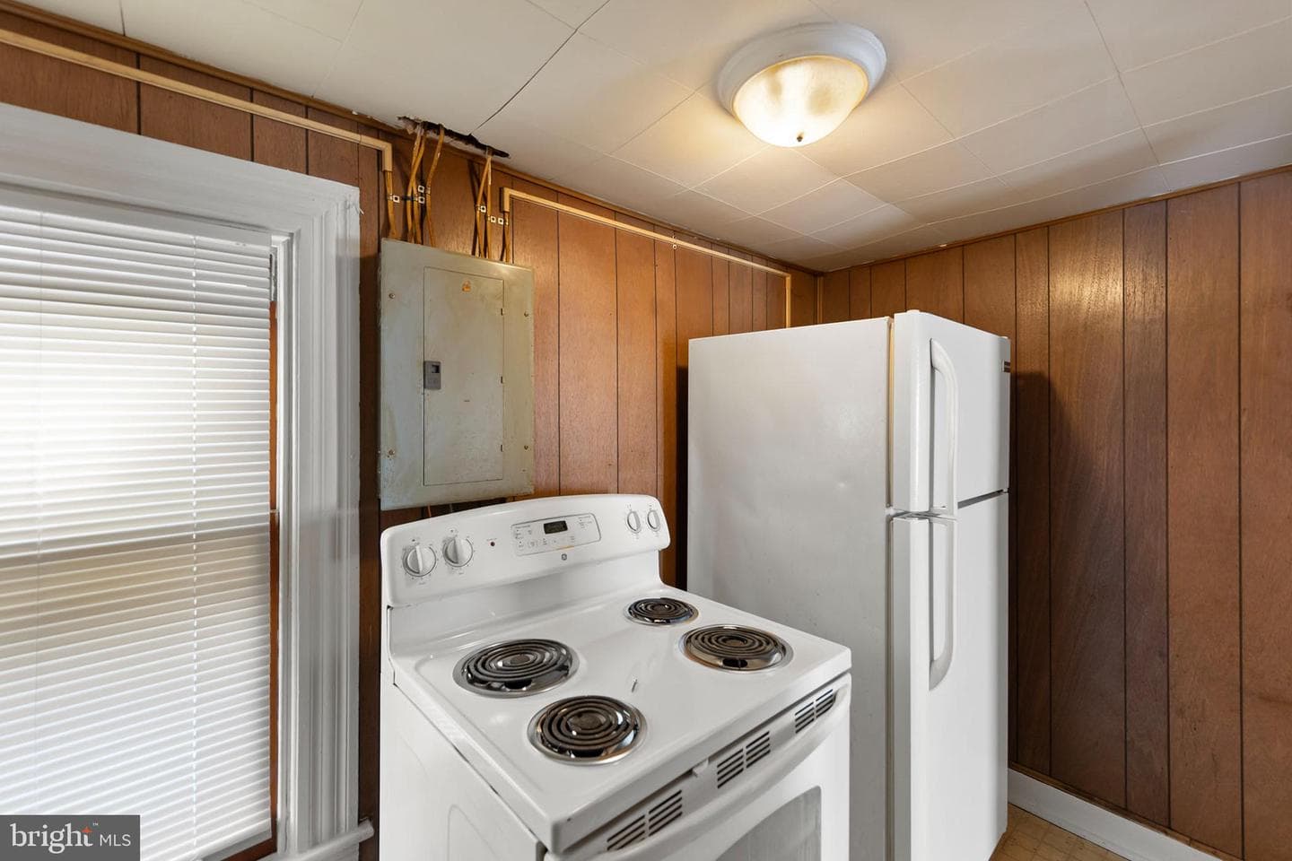 706 W King Street photo 25