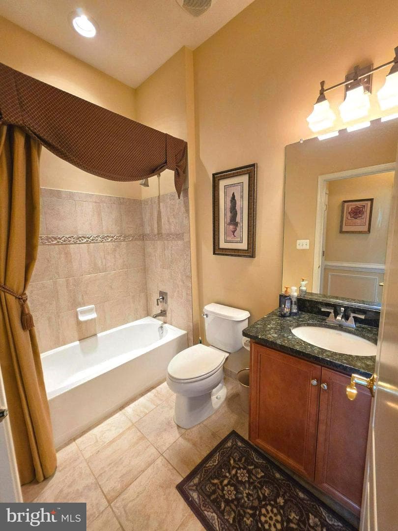101 Darden Court W photo 23