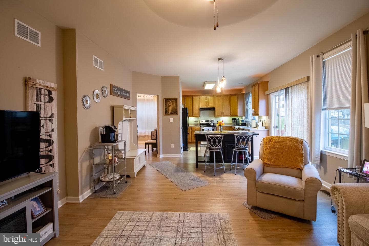 104 E Strathmore Way E photo 25