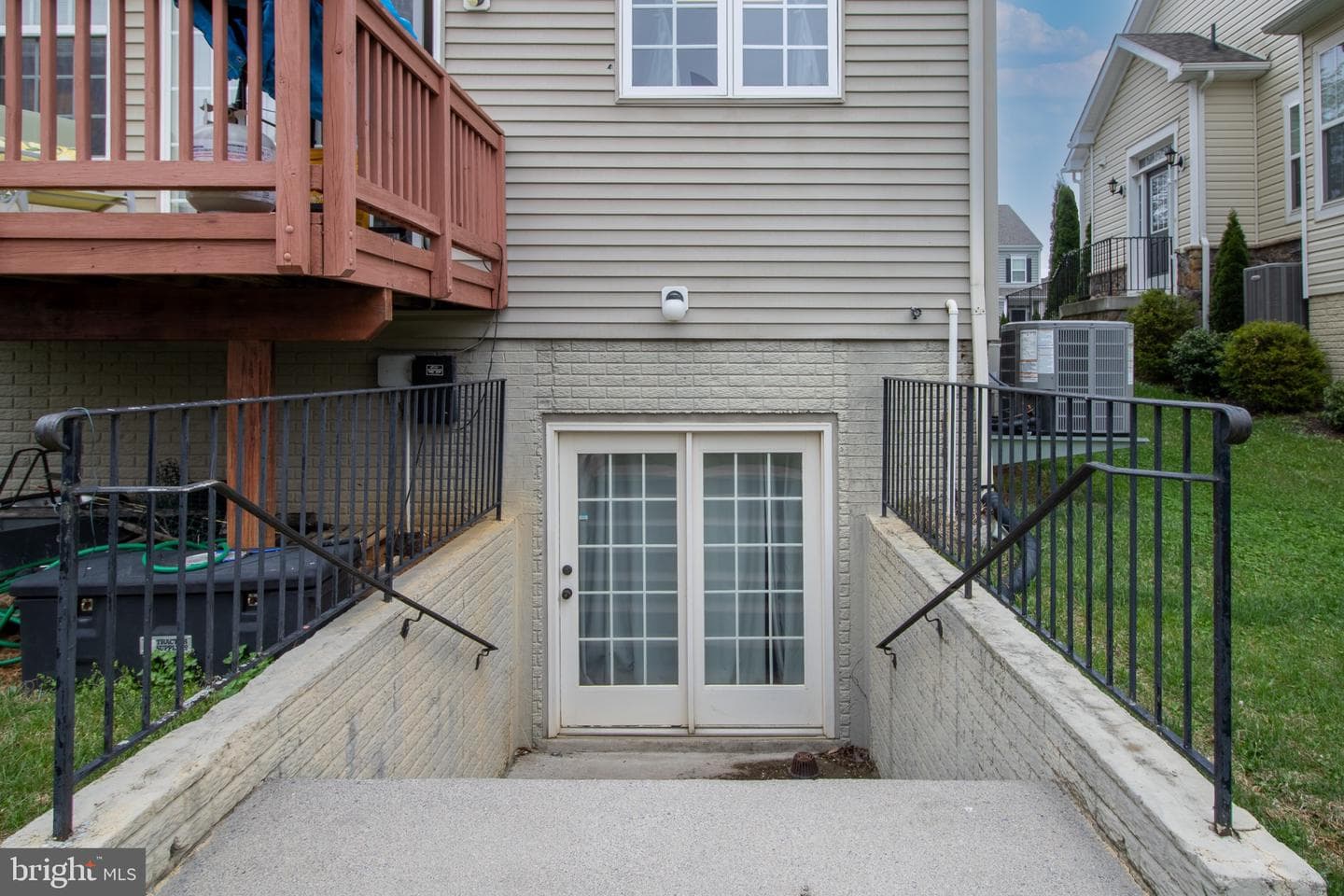 104 E Strathmore Way E photo 62