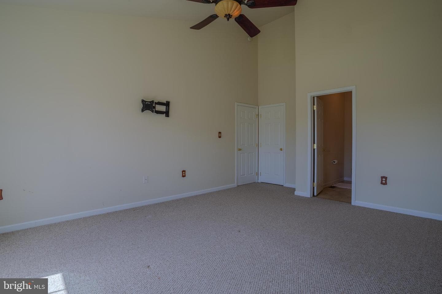 633 Bentley Drive photo 17