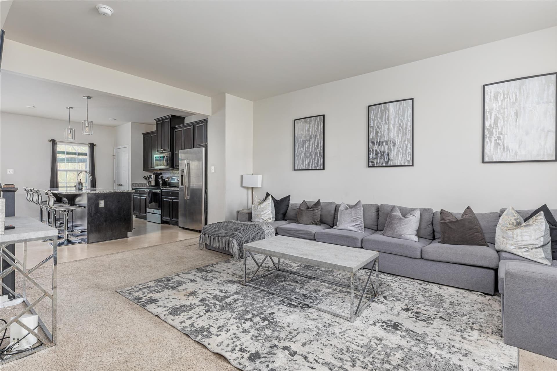 195 Ontario Drive photo 3