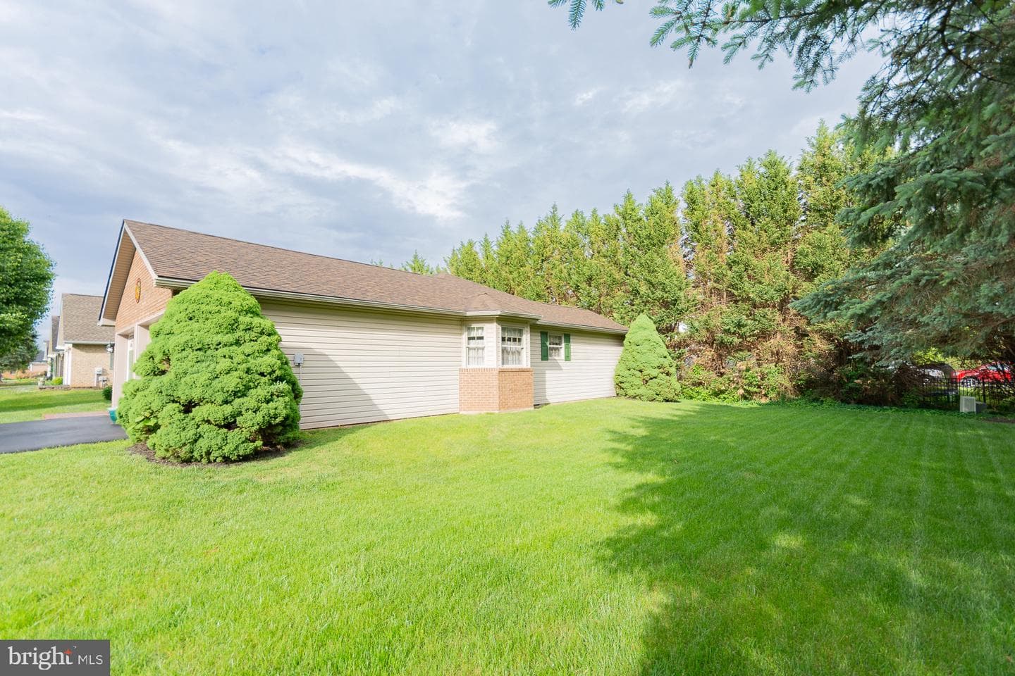 406 Azalea Lane photo 10