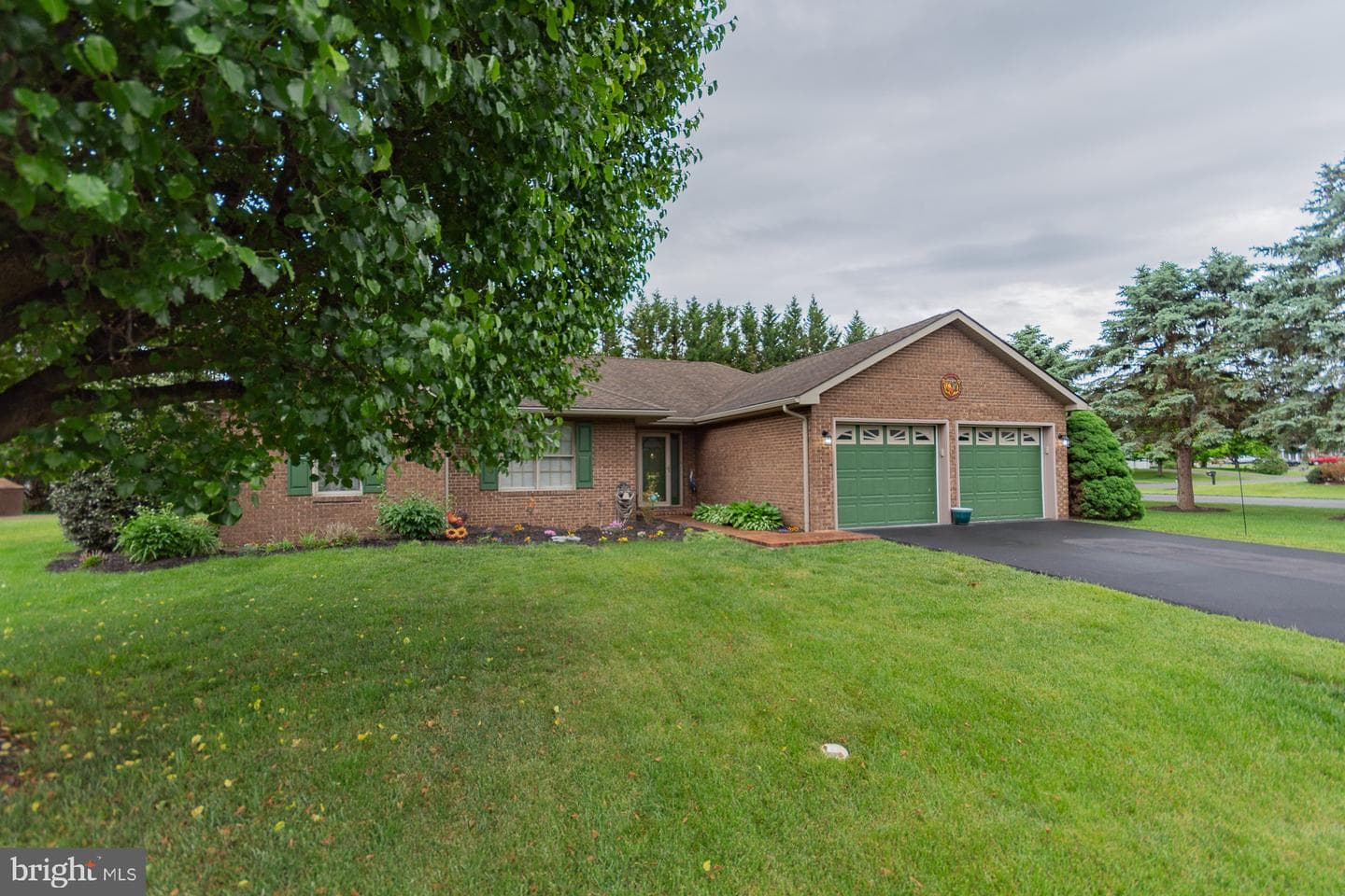 406 Azalea Lane photo 3