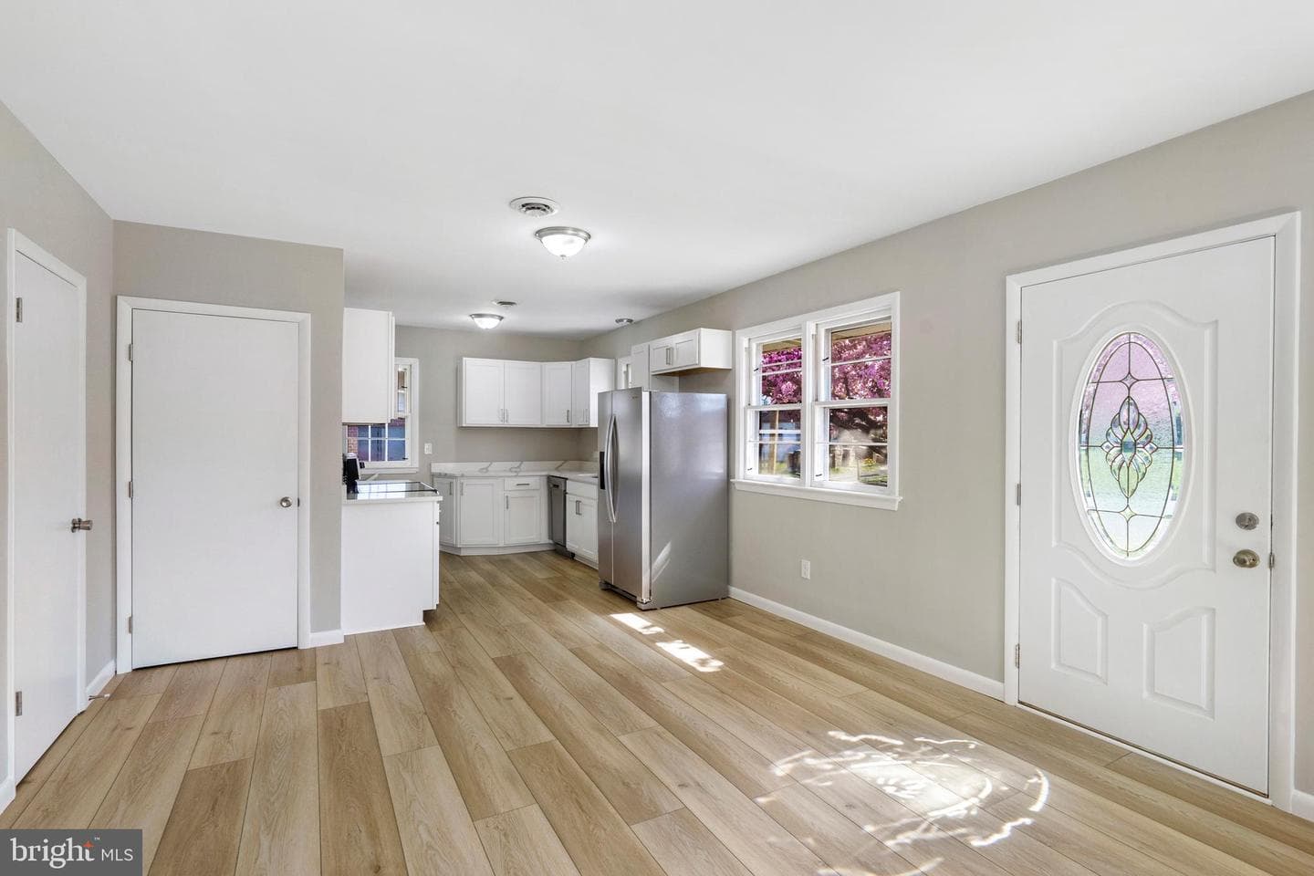 924 Kaufman Avenue photo 2