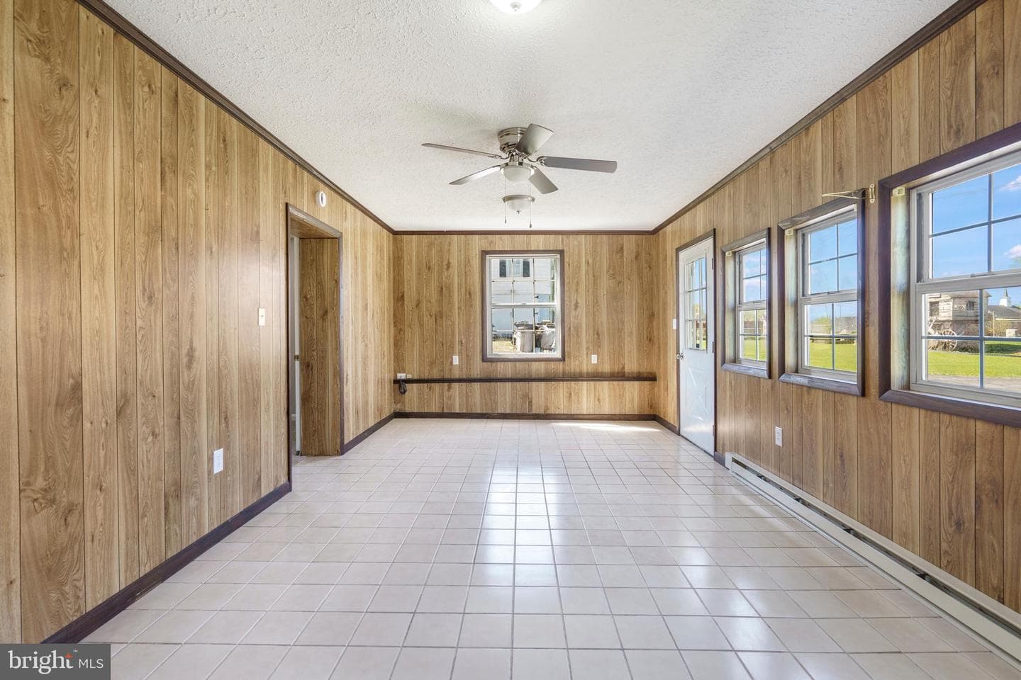 924 Kaufman Avenue photo 26