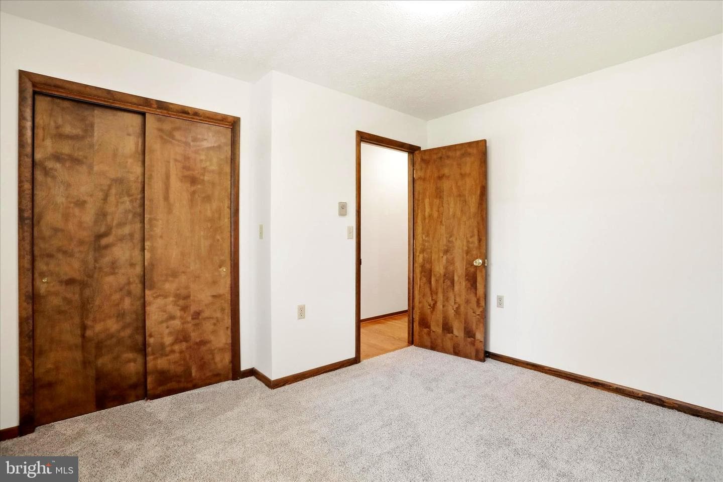 229 Hollis Drive photo 34