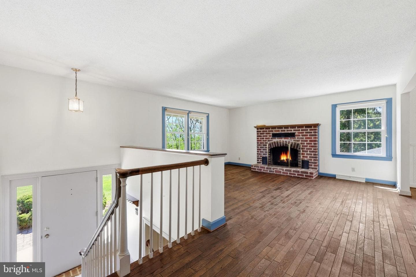 1539 Harold Drive photo 2