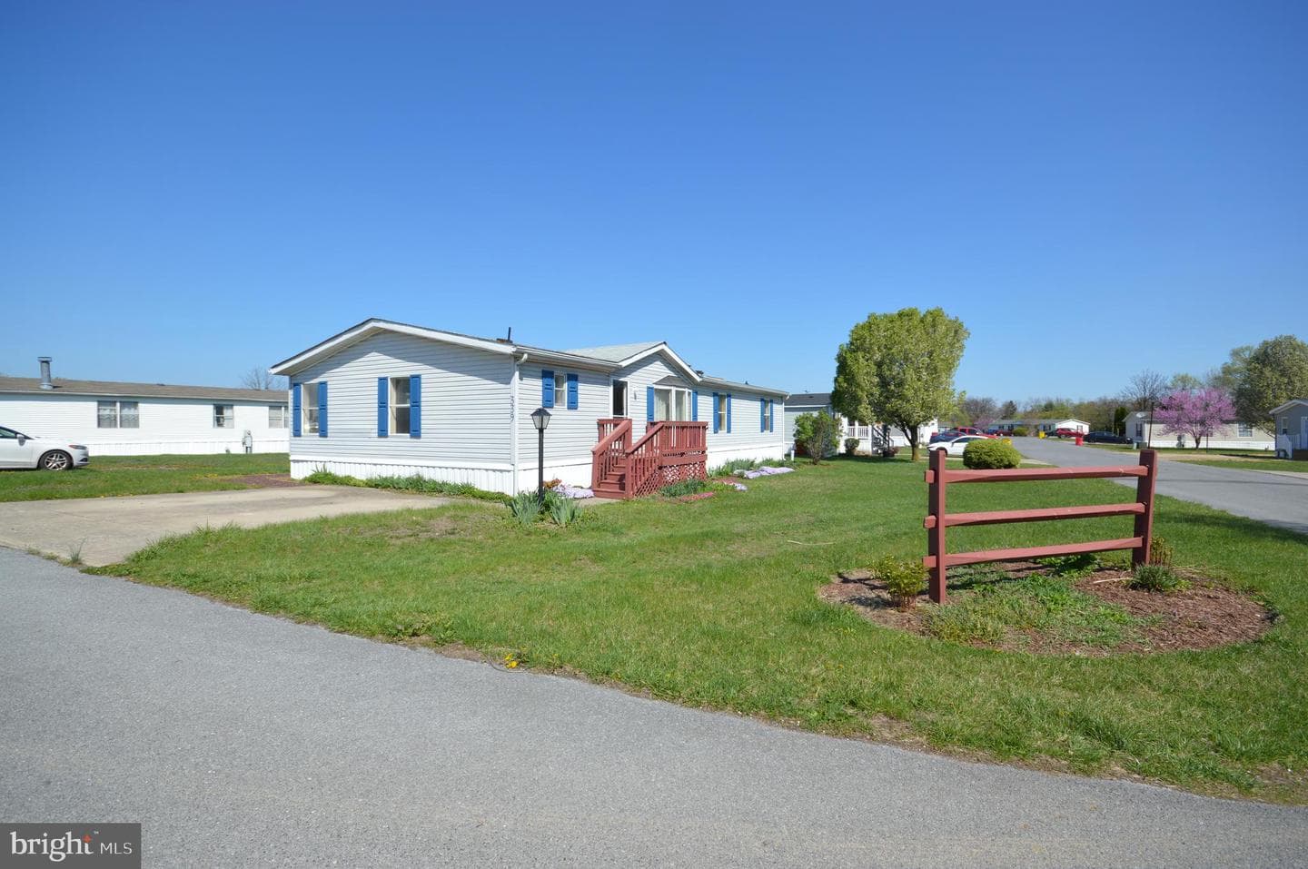 339 Valentine Dr photo 10