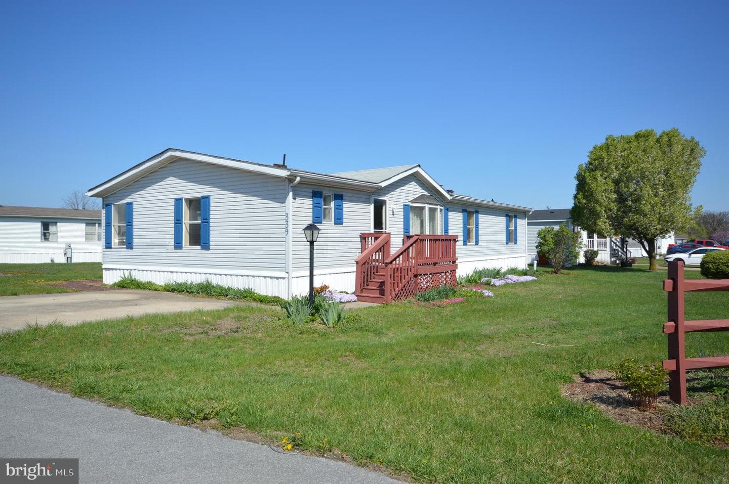 339 Valentine Dr photo 9