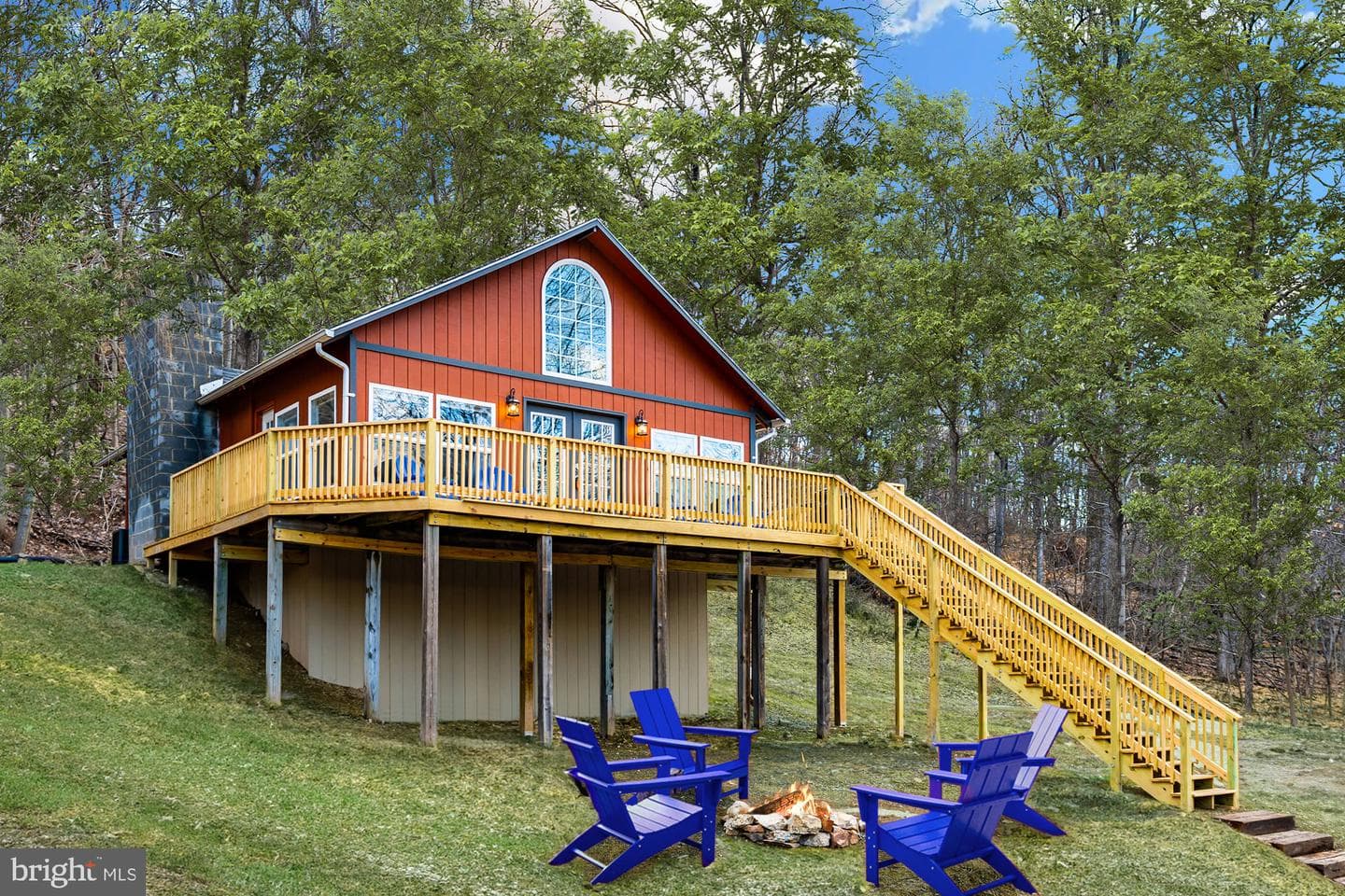 221 Dewdrop Lane, Hedgesville
